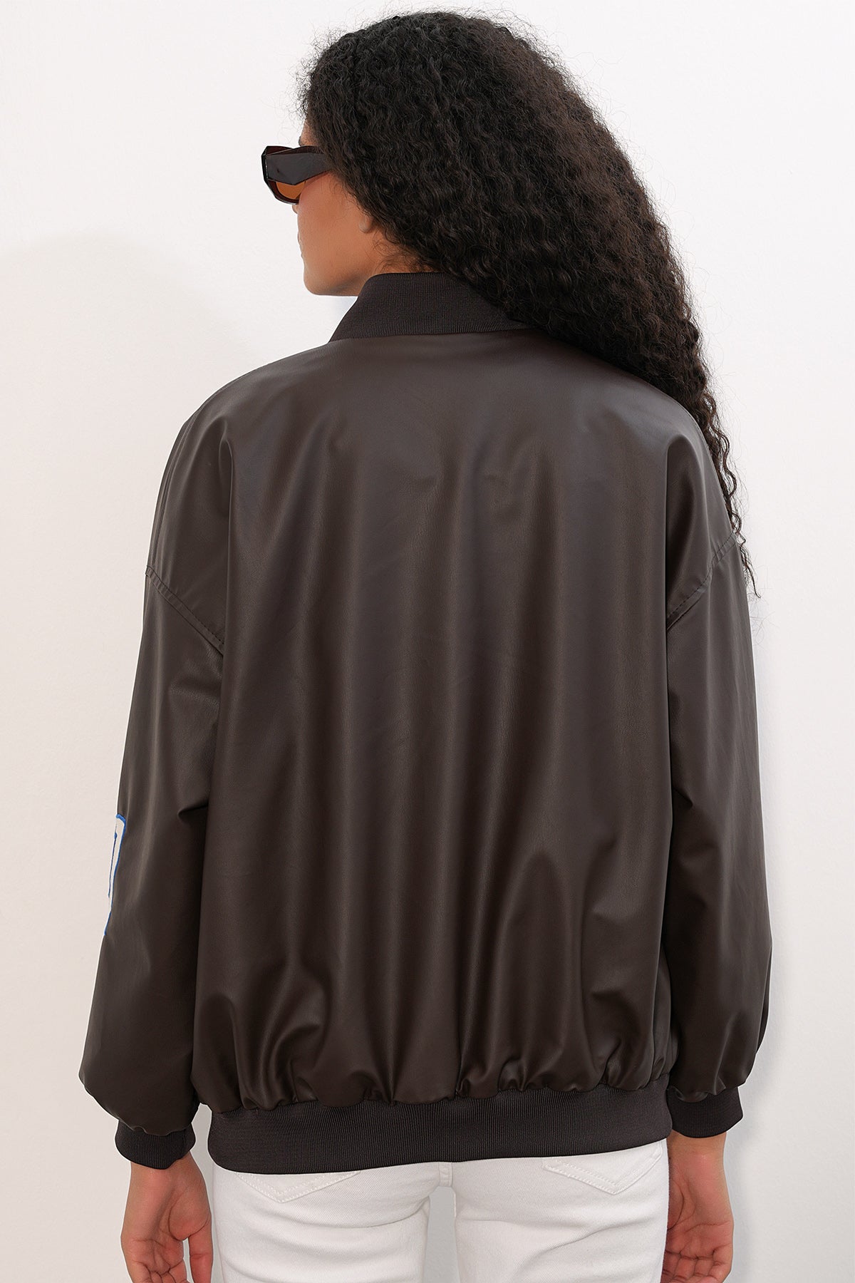 Image of 0698 Baskılı Suni Deri Bomber Ceket - Kahverengi