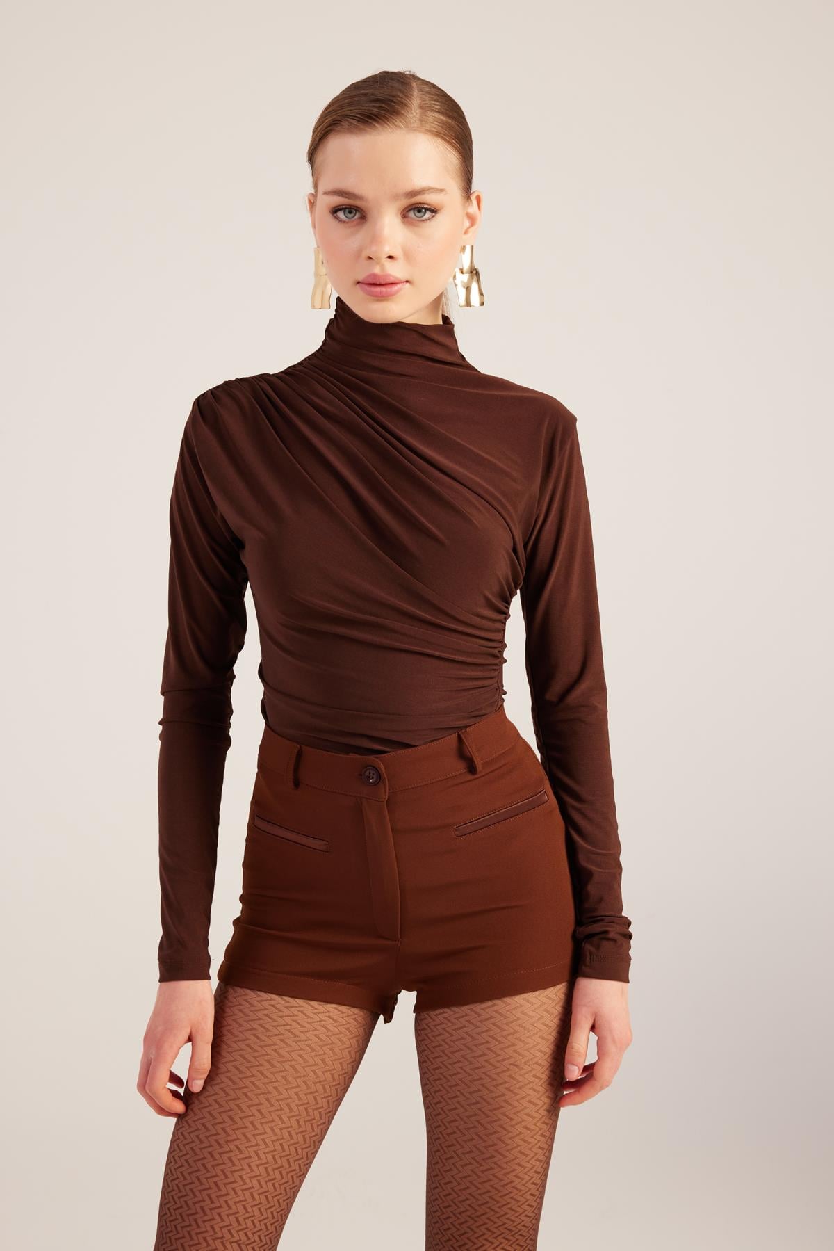 Image of Yüksek Bel Fermuarlı Mini Bailey Şort Kahve