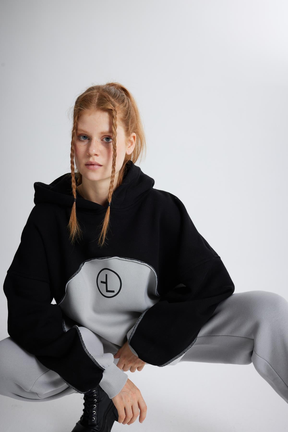 Image of Şardonlu 3 İplik Kumaş Oversize Kapişonlu Revenge Sweatshirt Gri