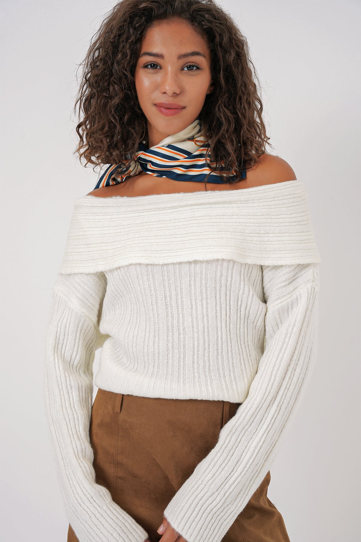 Image of 15908 Women's Off-Shoulder Oversize Knit Sweater - White