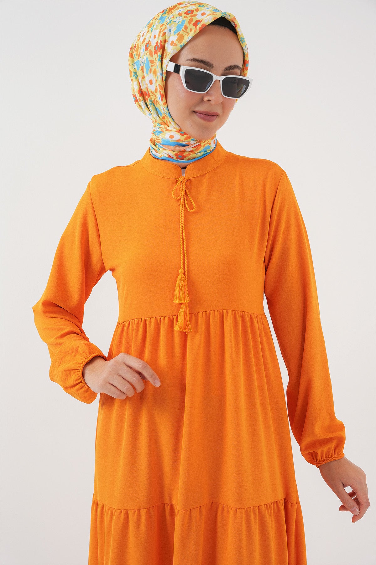 Image of 1627 Yaka Bağcıklı Tesettür Elbise - Oranje