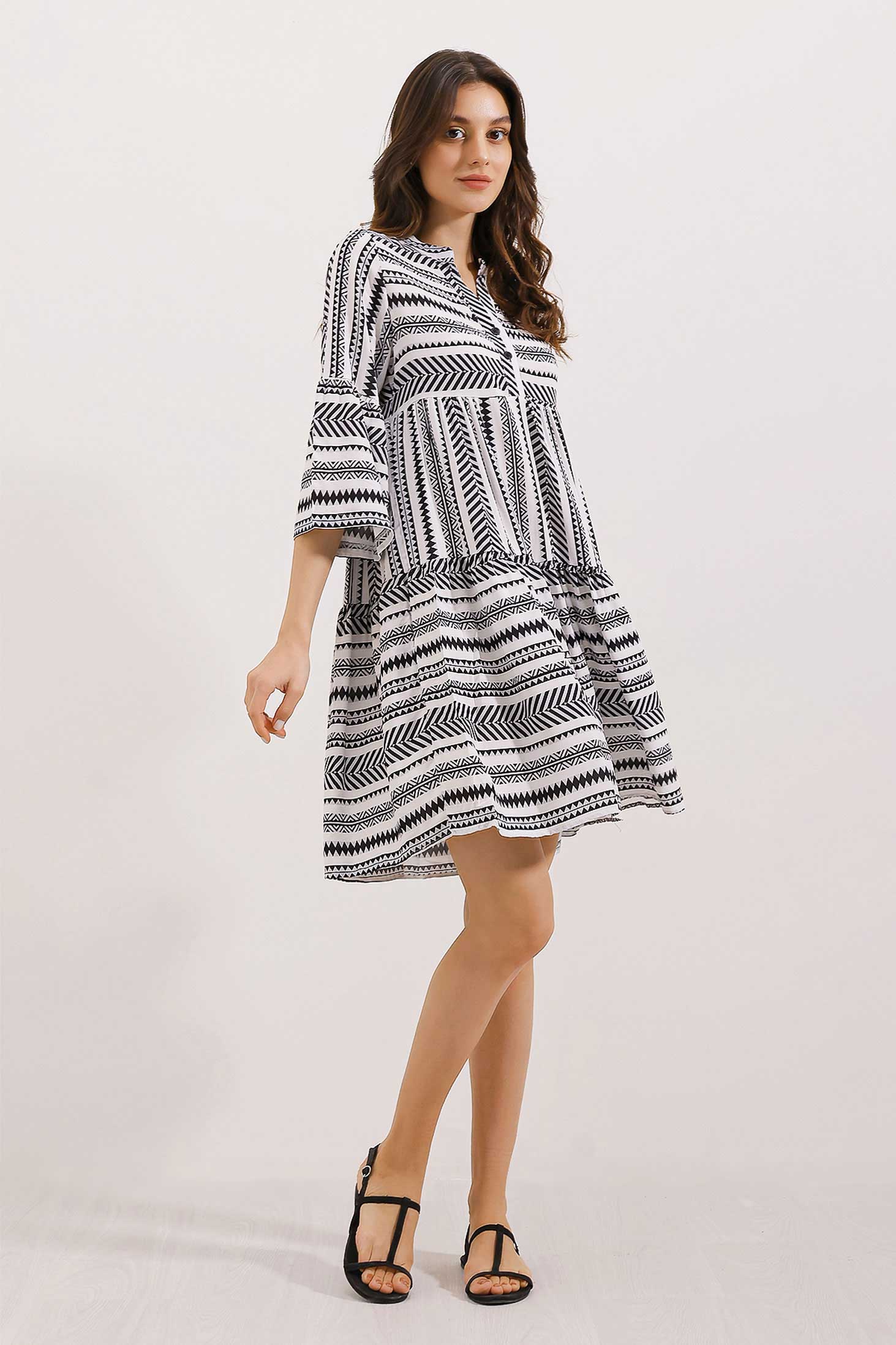 Image of Rochie cu model etnic 1975 - Negru