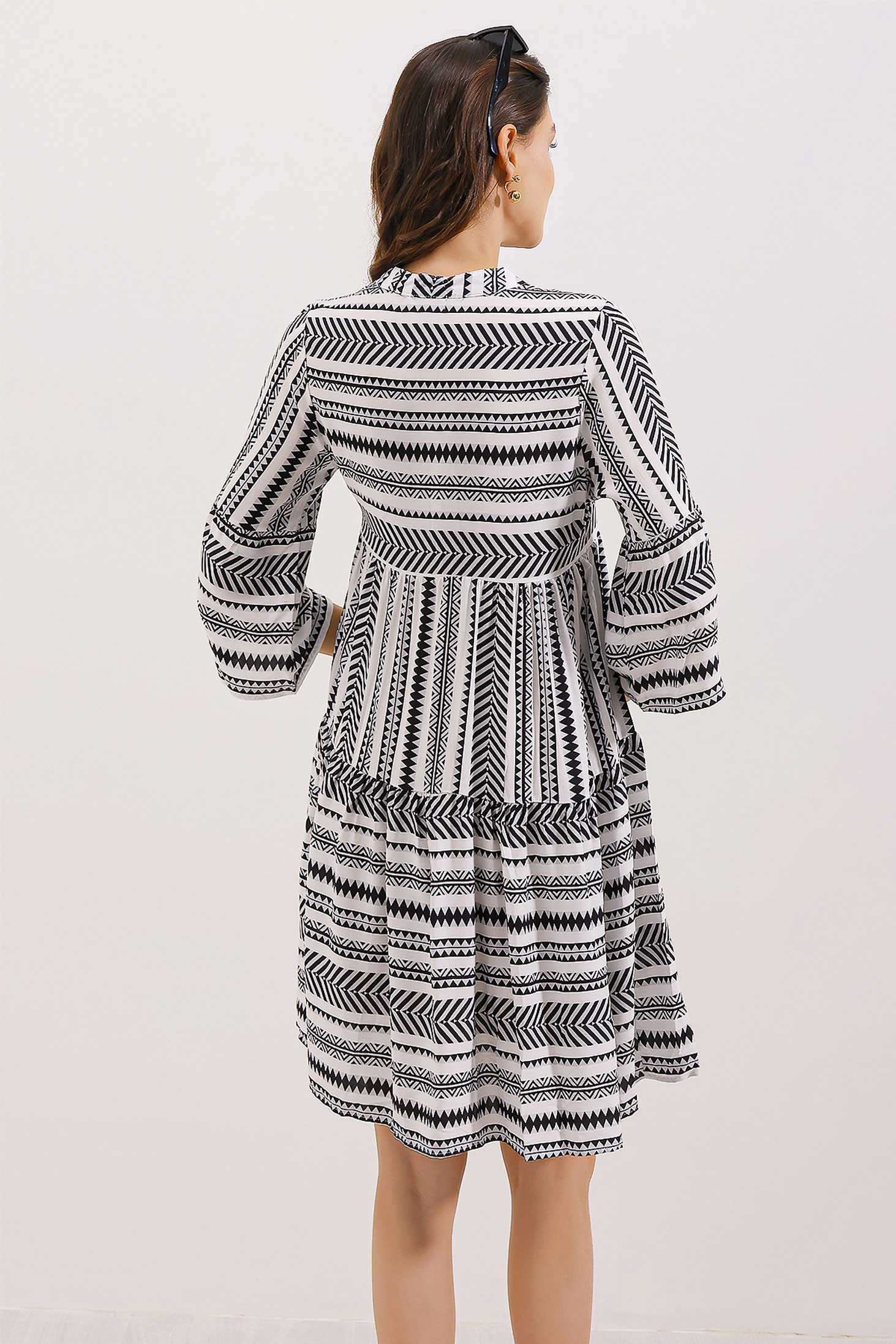 Image of Rochie cu model etnic 1975 - Negru