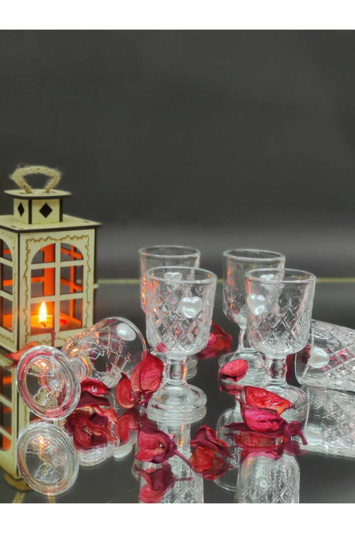 Image of Prizma Desenli Kalp Detaylı Cam Kahve Yanı Bardak Takımı (6’lı)