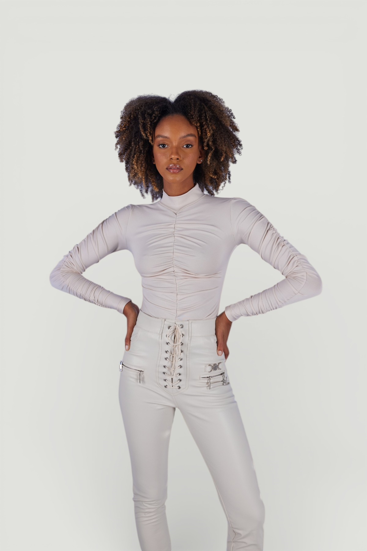 Image of Drape Detaylı Yarım Balıkçı Draped Bluz Ekru