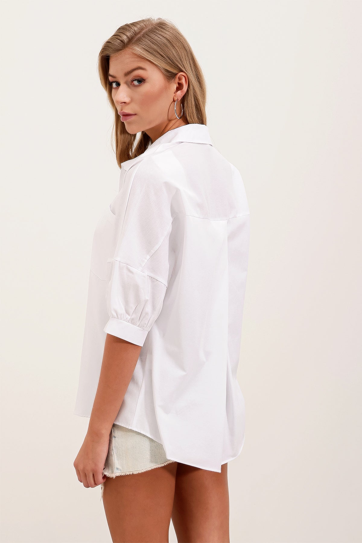 Image of 20213 Tricou simplu cu mânecă scurtă supradimensionat - Alb