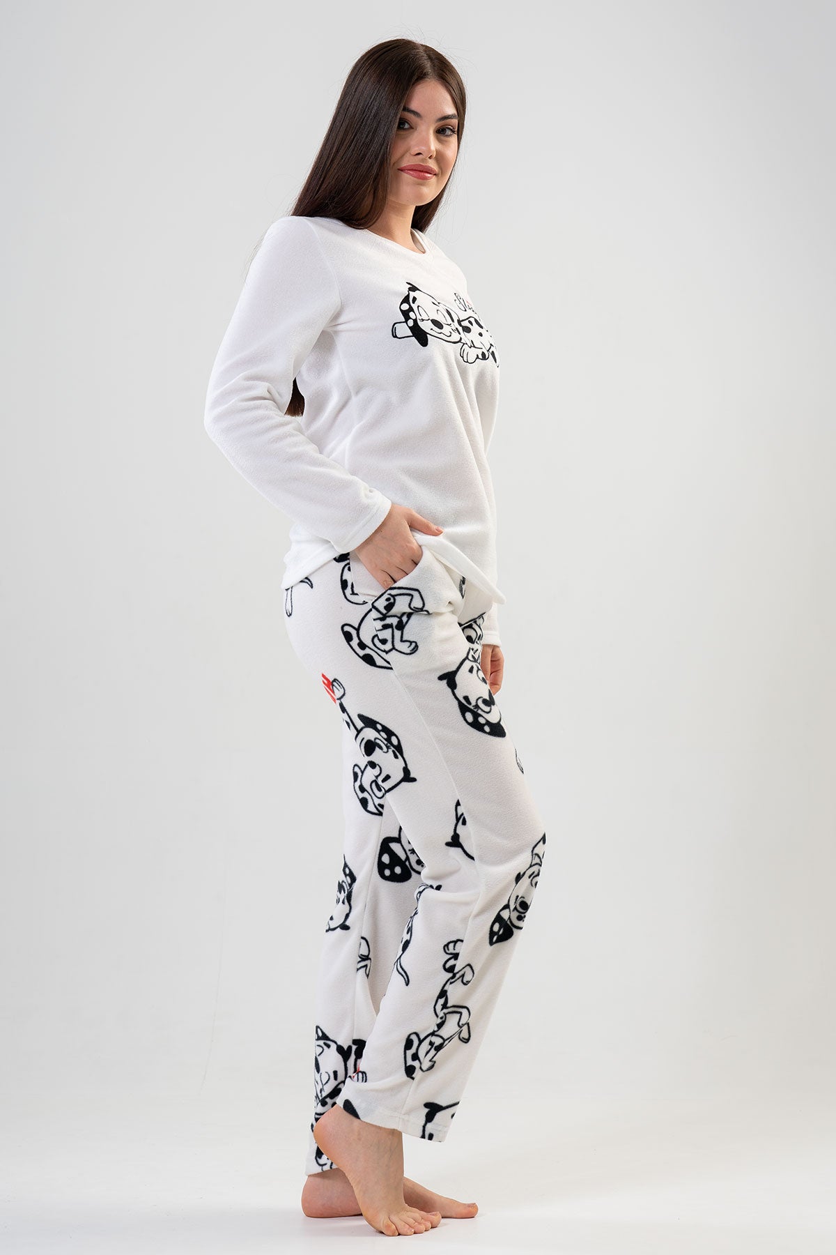 Image of BAYAN POLAR O YAKA UZUN KOL ETEGI OVAL CEPLI PIJAMA TAKIM