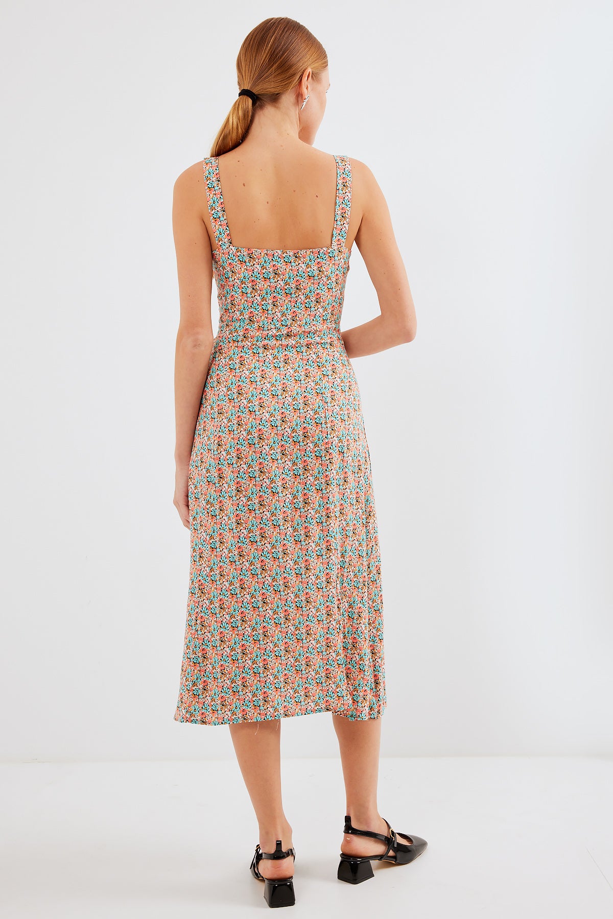 Image of Rochie 2282 din viscoză cu crăpătură și decolteu cu bretele - Multicoloră