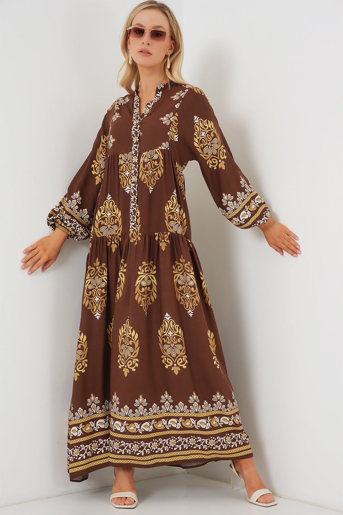 Image of Rochie Hijab cu model autentic 2423 - Alb - Maro