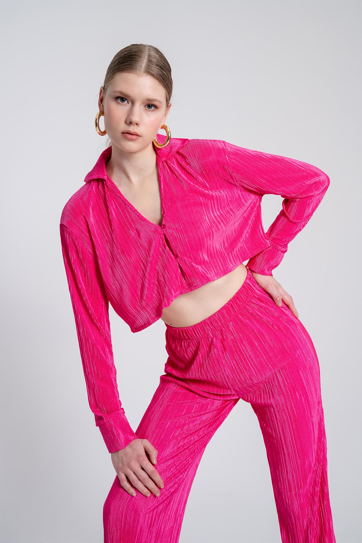 Image of Crop Model Düğme Kapamalı Comfy Crop Gömlek Pembe
