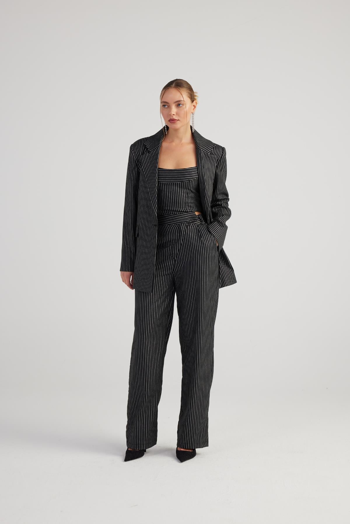 Image of Oversize Kesim Simli Çizgili Eden Blazer Ceket Siyah