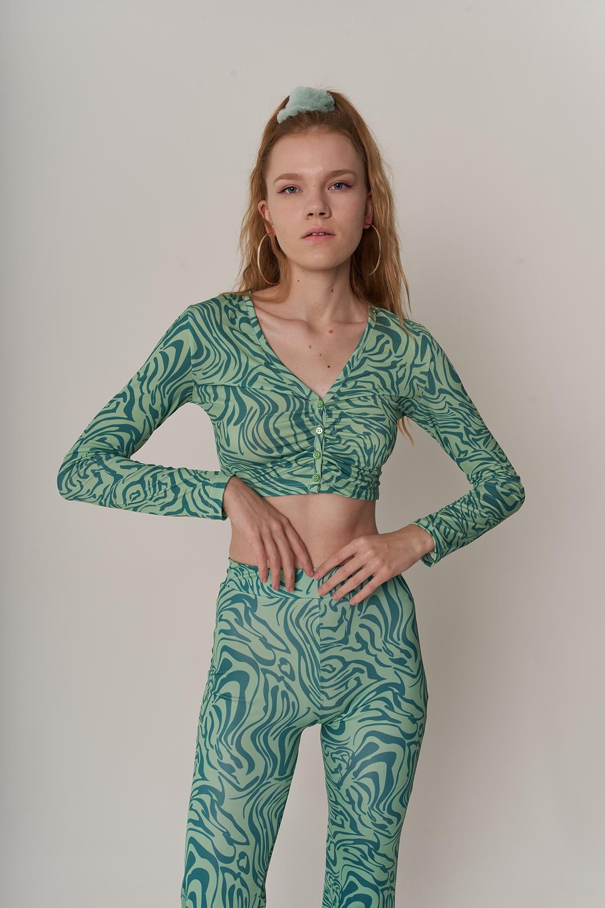 Image of Crop Model Esnek uzun Kol Volera Bluz Yeşil