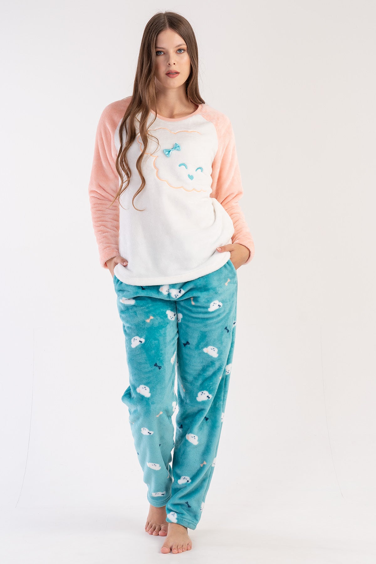 Image of KADIN SOFT O YAKA REGLAN UZUN KOL ETEGI OVAL CEPLI PIJAMA TAKIM