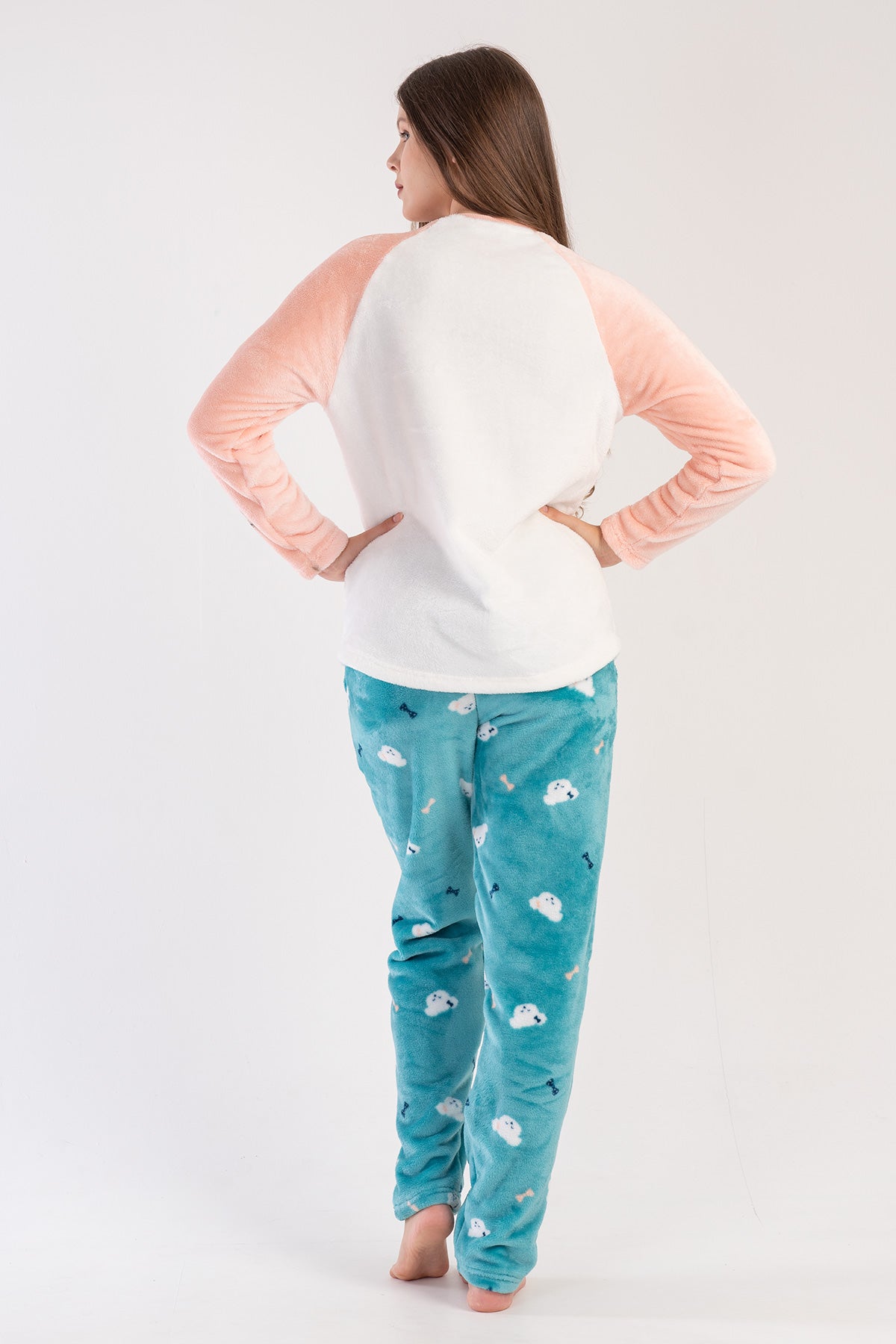 Image of KADIN SOFT O YAKA REGLAN UZUN KOL ETEGI OVAL CEPLI PIJAMA TAKIM