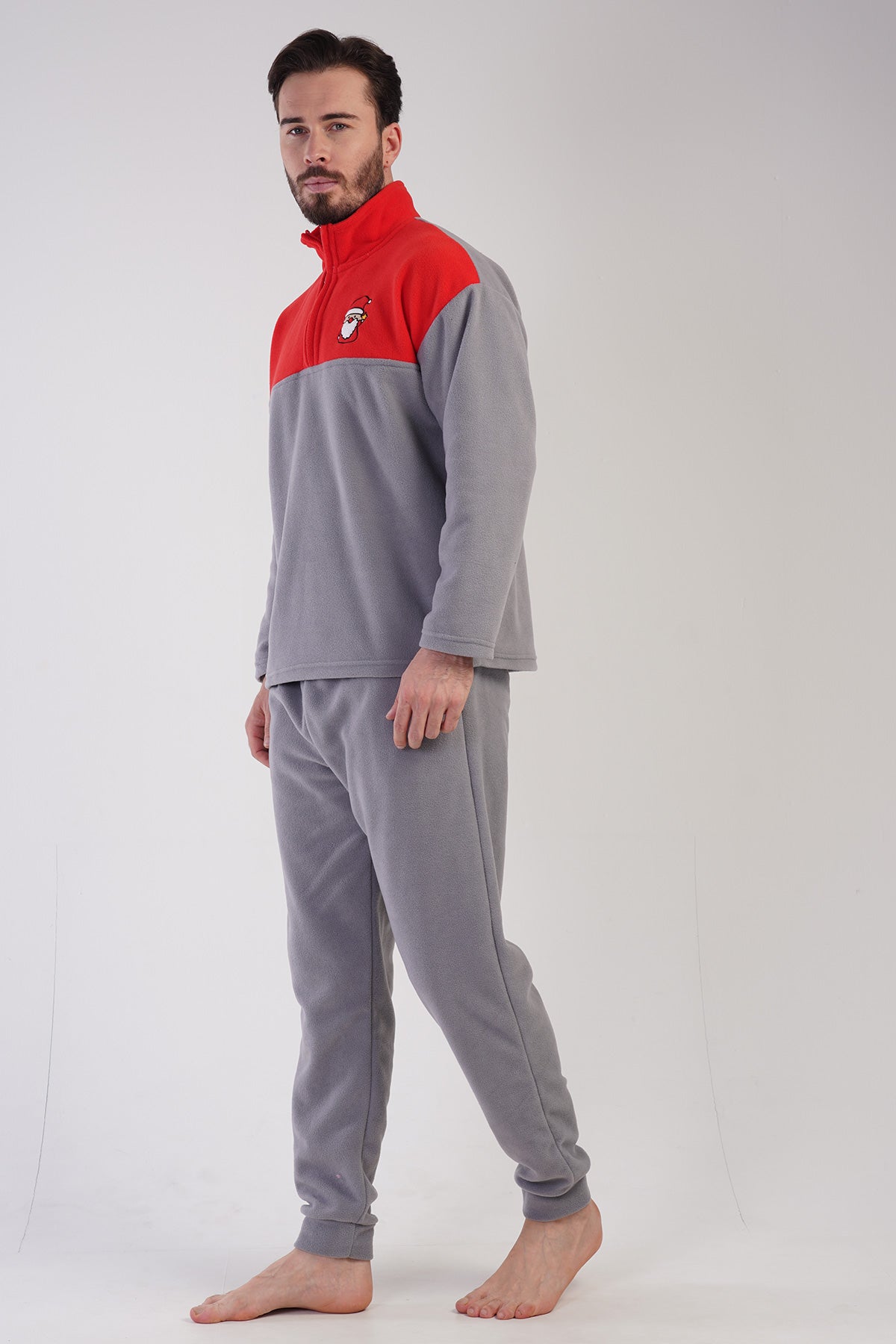 Image of CEPLI ERKEK POLAR YAKALI DUSUK OMUZLU UZUN KOL FERMUARLI MANSETLI CEPLI PIJAMA TAKIM