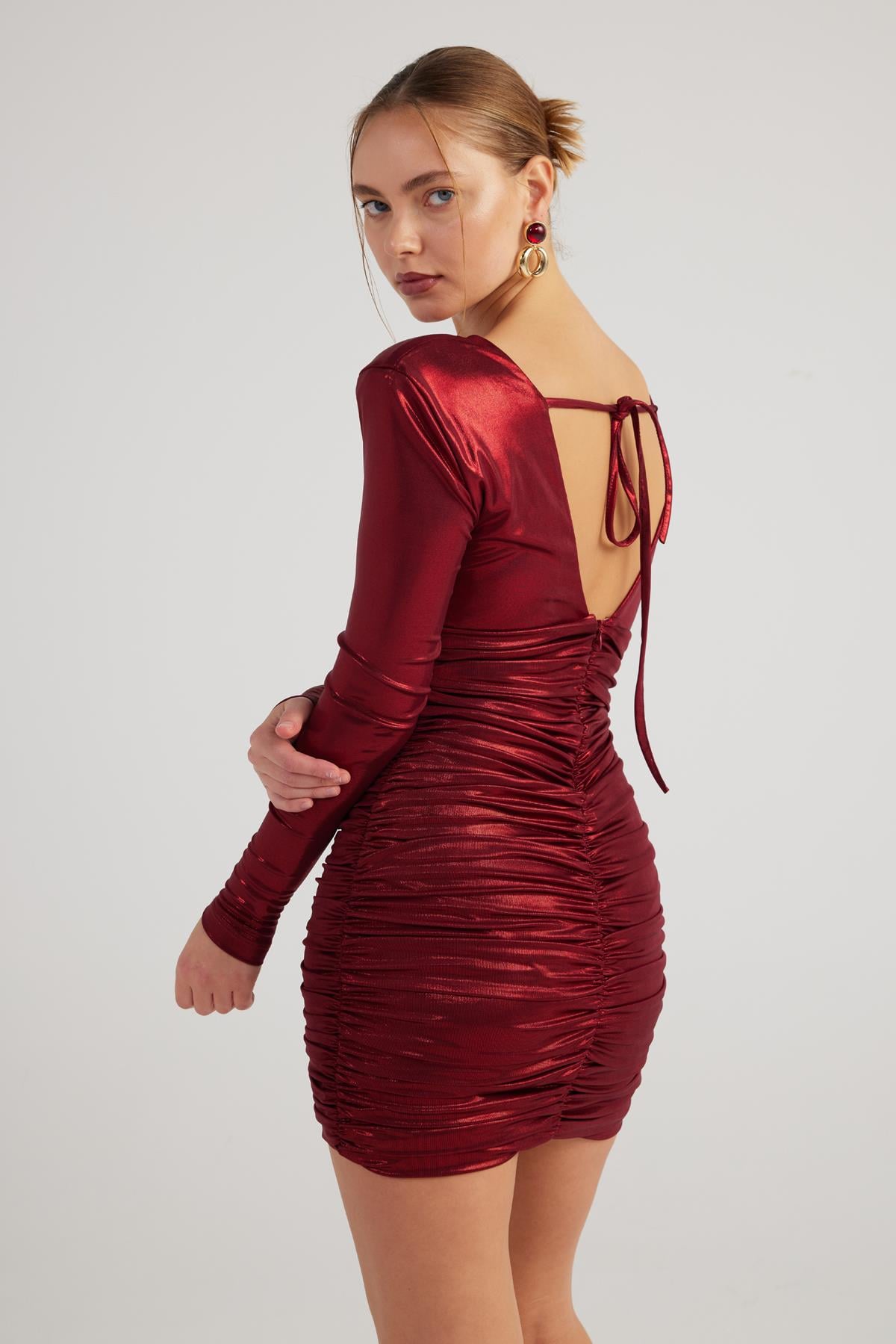 Image of Parlak Kumaşlı Drapeli Mini Karly Elbise Bordo