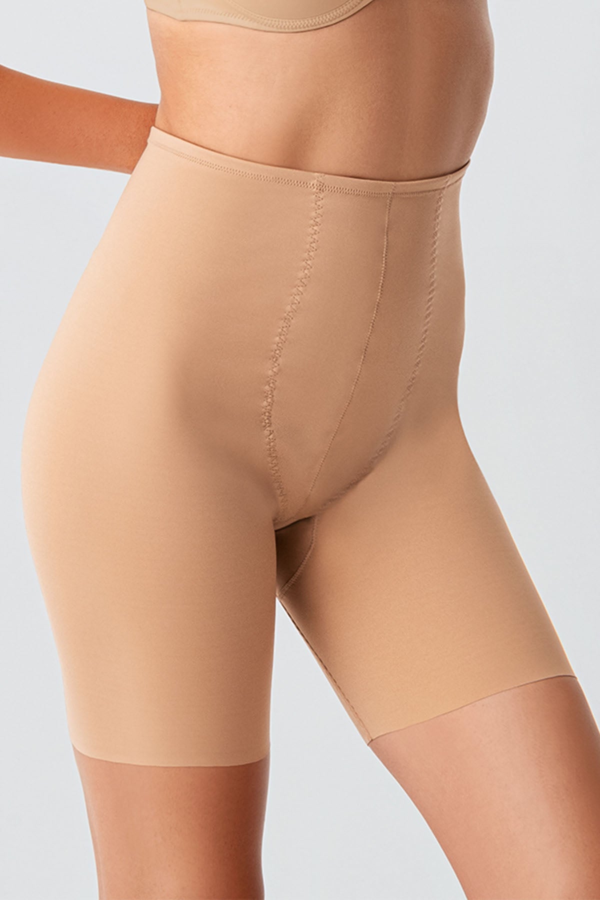 Image of Pantaloni scurți cu semi-corset pentru femei