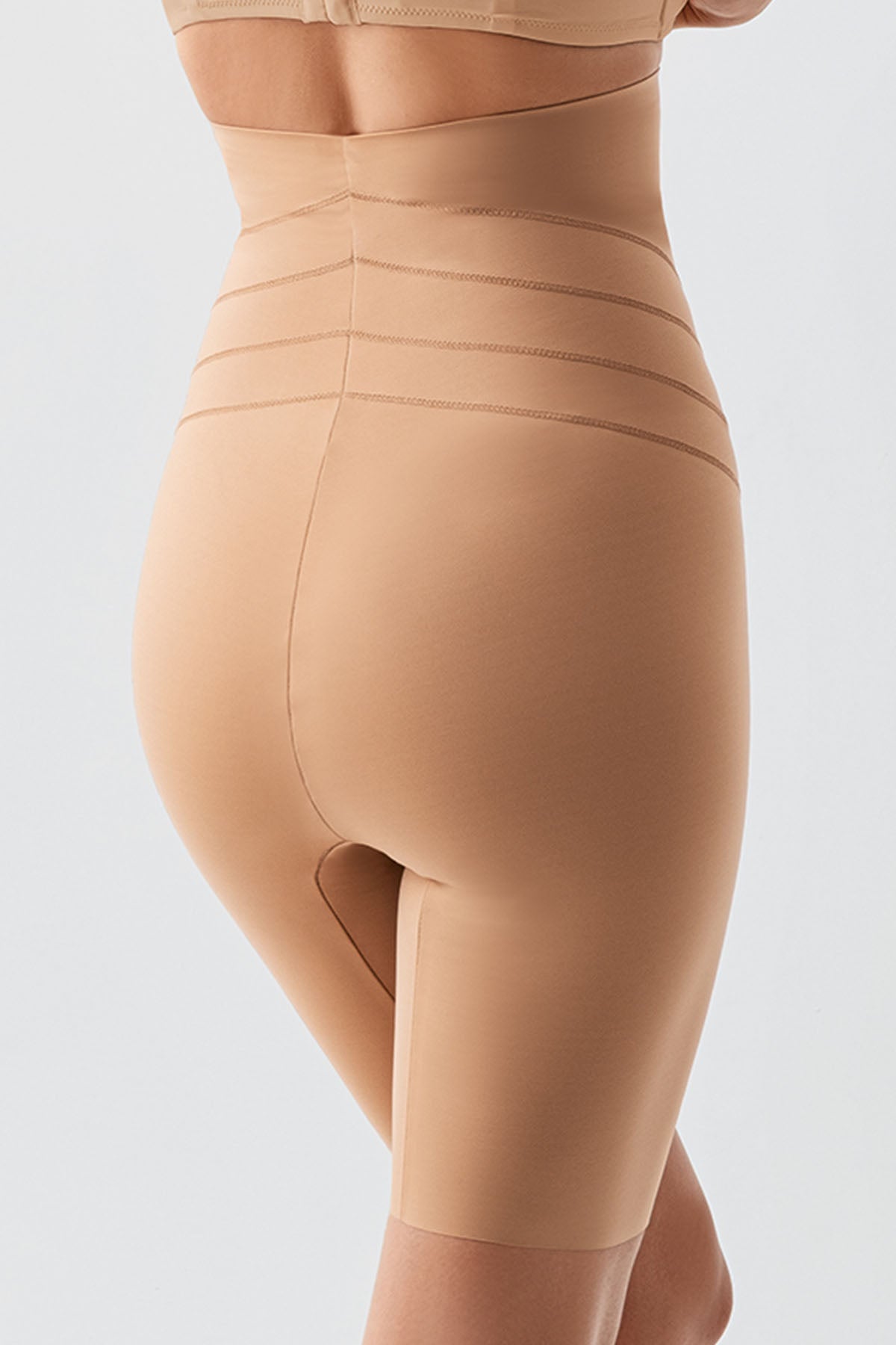 Image of Pantaloni scurți cu semi-corset pentru femei