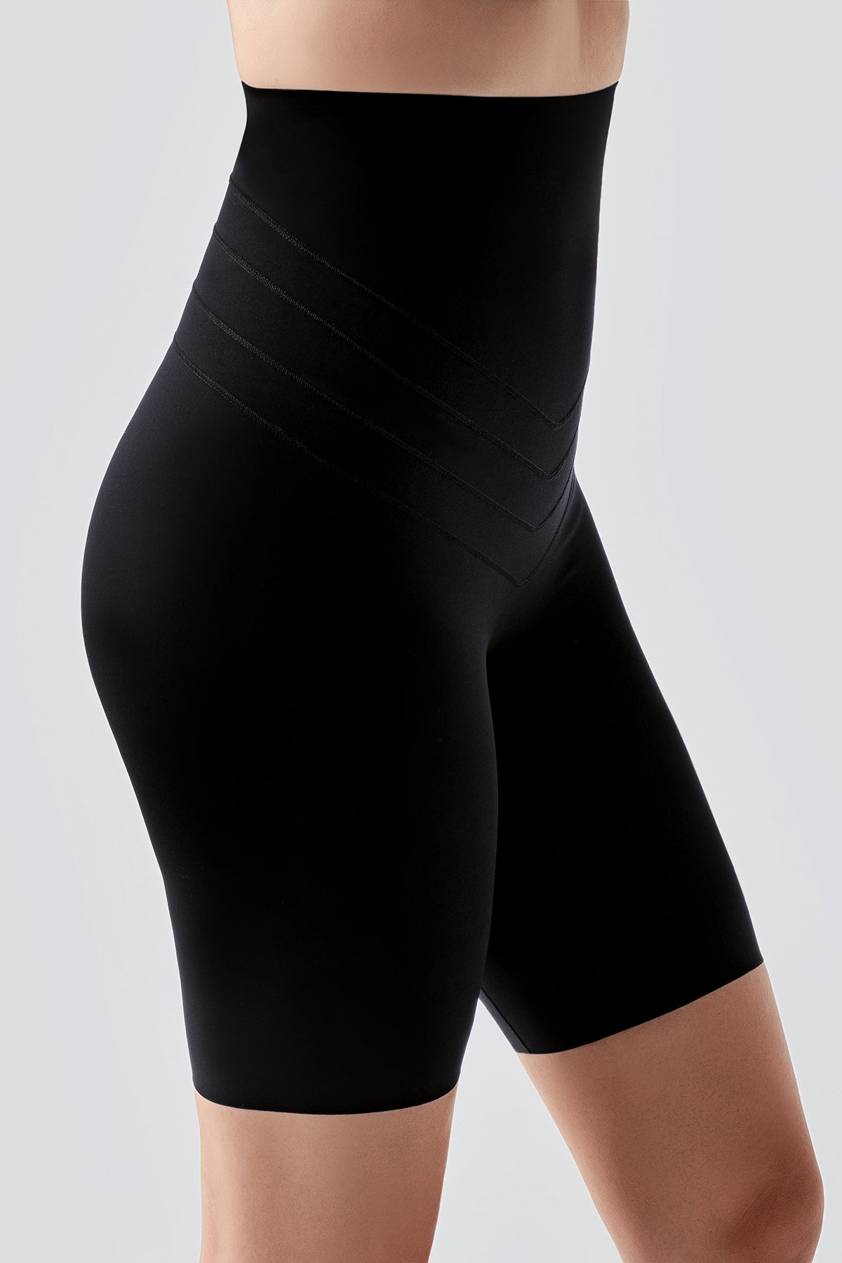 Image of Pantaloni scurți cu semi-corset pentru femei