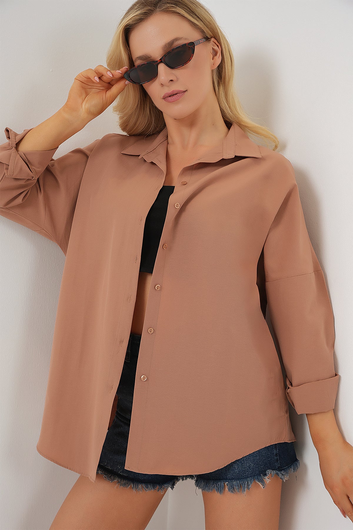 Image of 3900 Oversize Long Basic Shirt - Camel