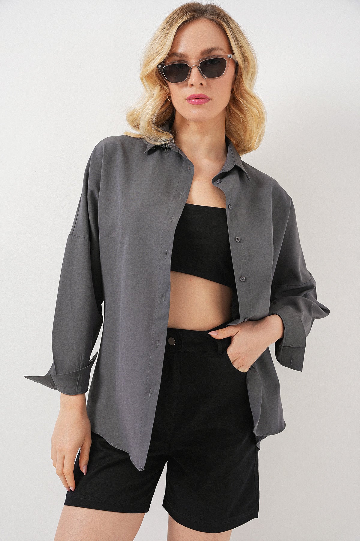 Image of Kadın Gri Düz Oversize Uzun Basic Gömlek 3900