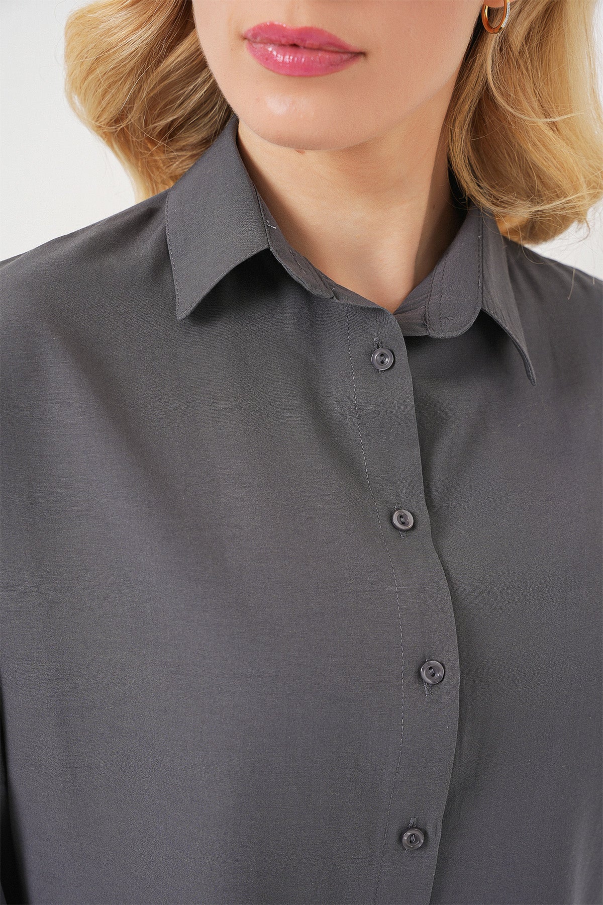 Image of Kadın Gri Düz Oversize Uzun Basic Gömlek 3900