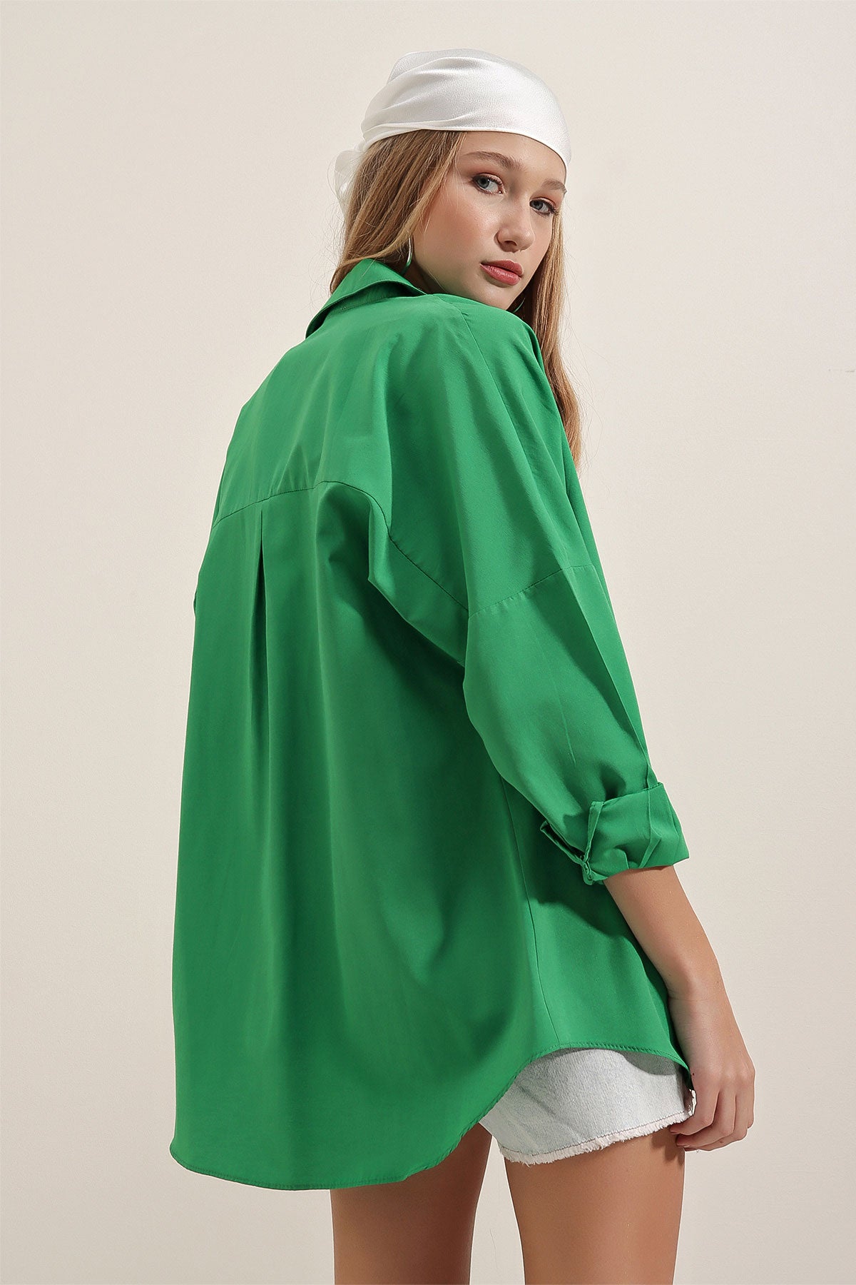 Image of 3900 Oversize Uzun Basic Gömlek - Yeşil