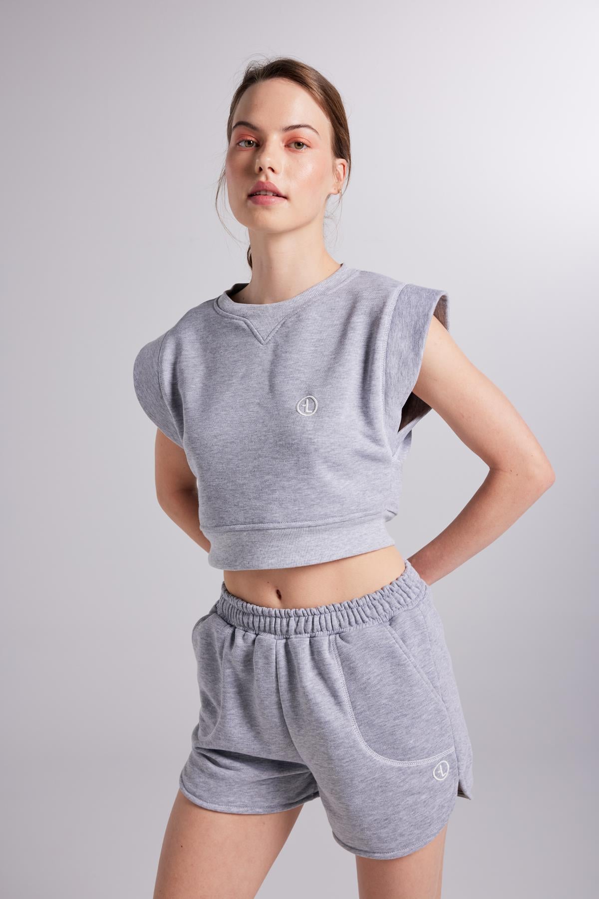 Image of Crop Kesim Kontrast Dikişli Rhode Tshirt Gri