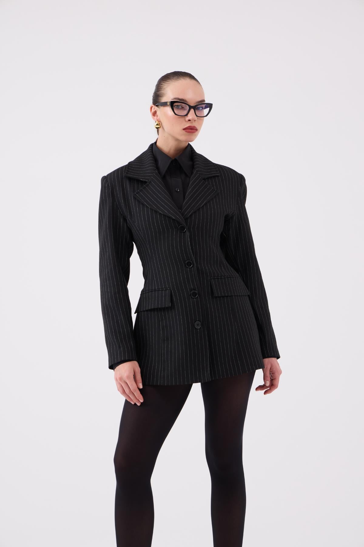 Image of Belden Oturmalı Çizgili Fit Kesim Karen Blazer Ceket Siyah