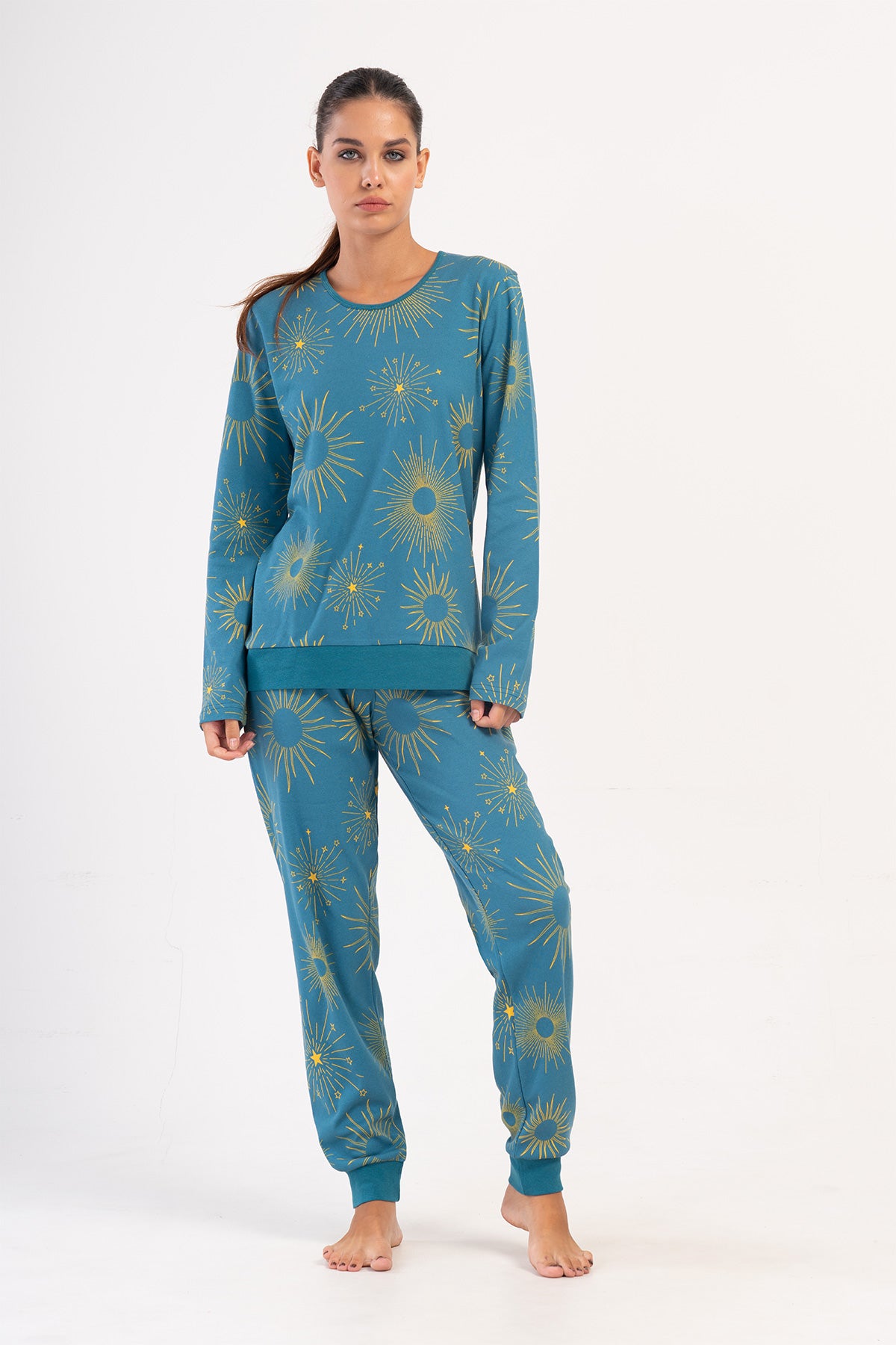 Image of KADIN INTERLOK O YAKA UZUN KOL MANSETLI PIJAMA TAKIM