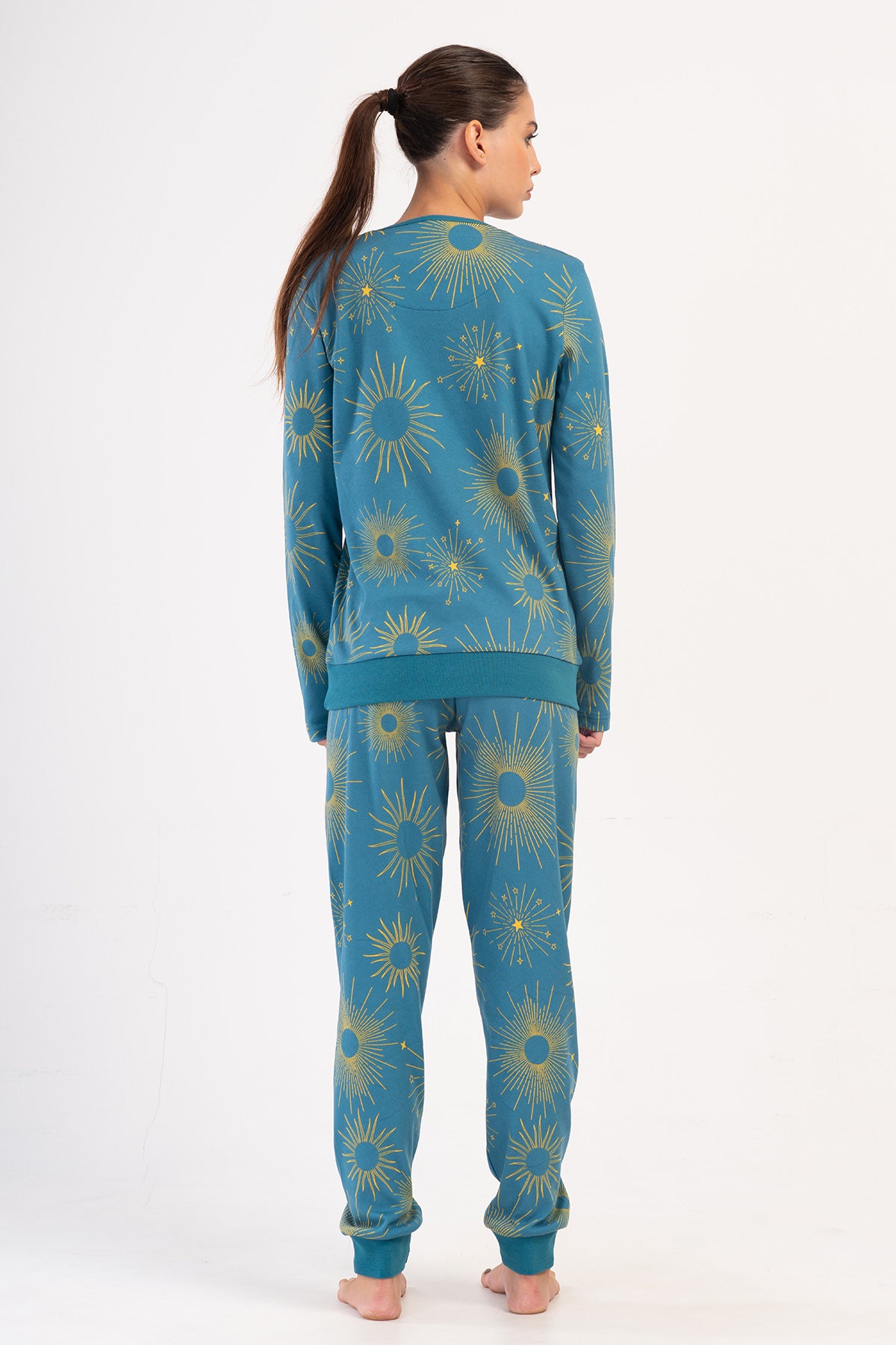 Image of KADIN INTERLOK O YAKA UZUN KOL MANSETLI PIJAMA TAKIM