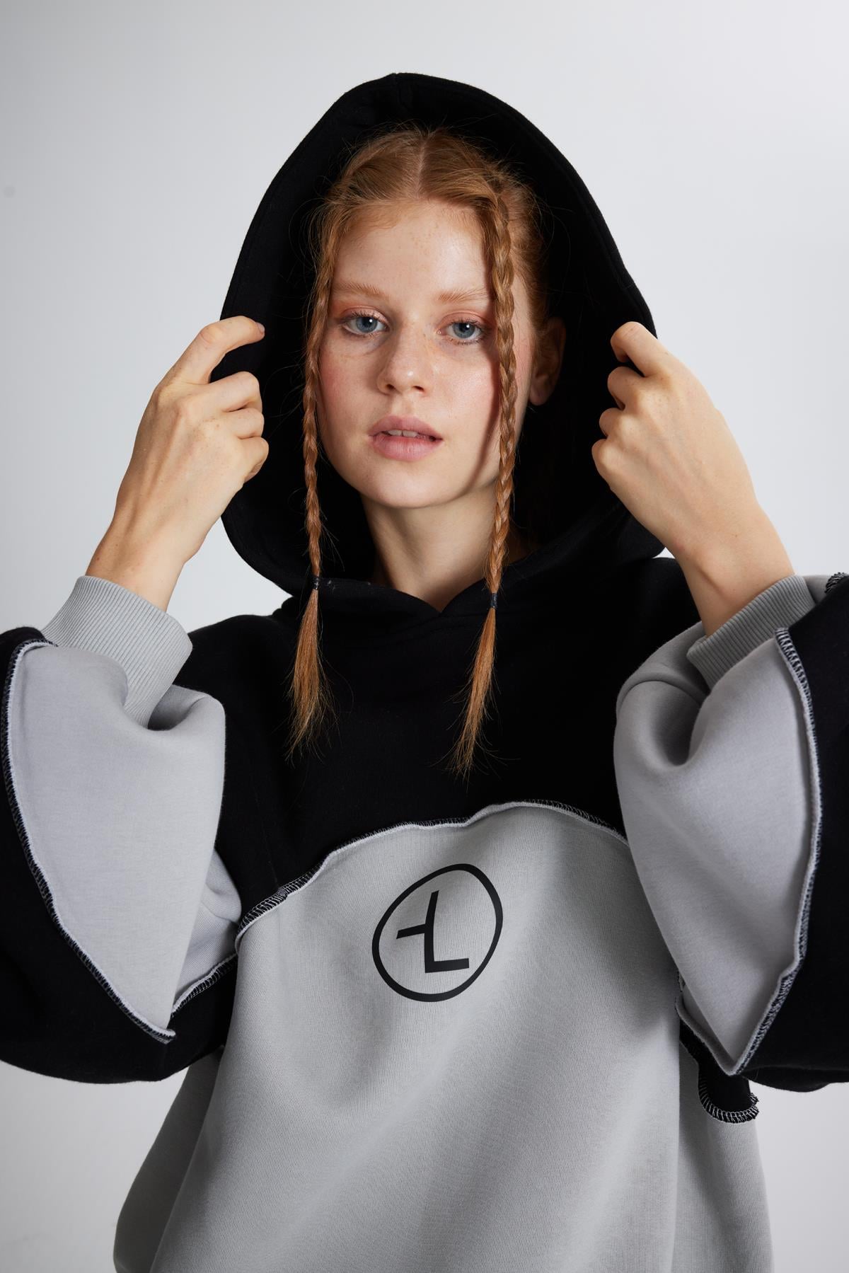 Image of Şardonlu 3 İplik Kumaş Oversize Kapişonlu Revenge Sweatshirt Gri