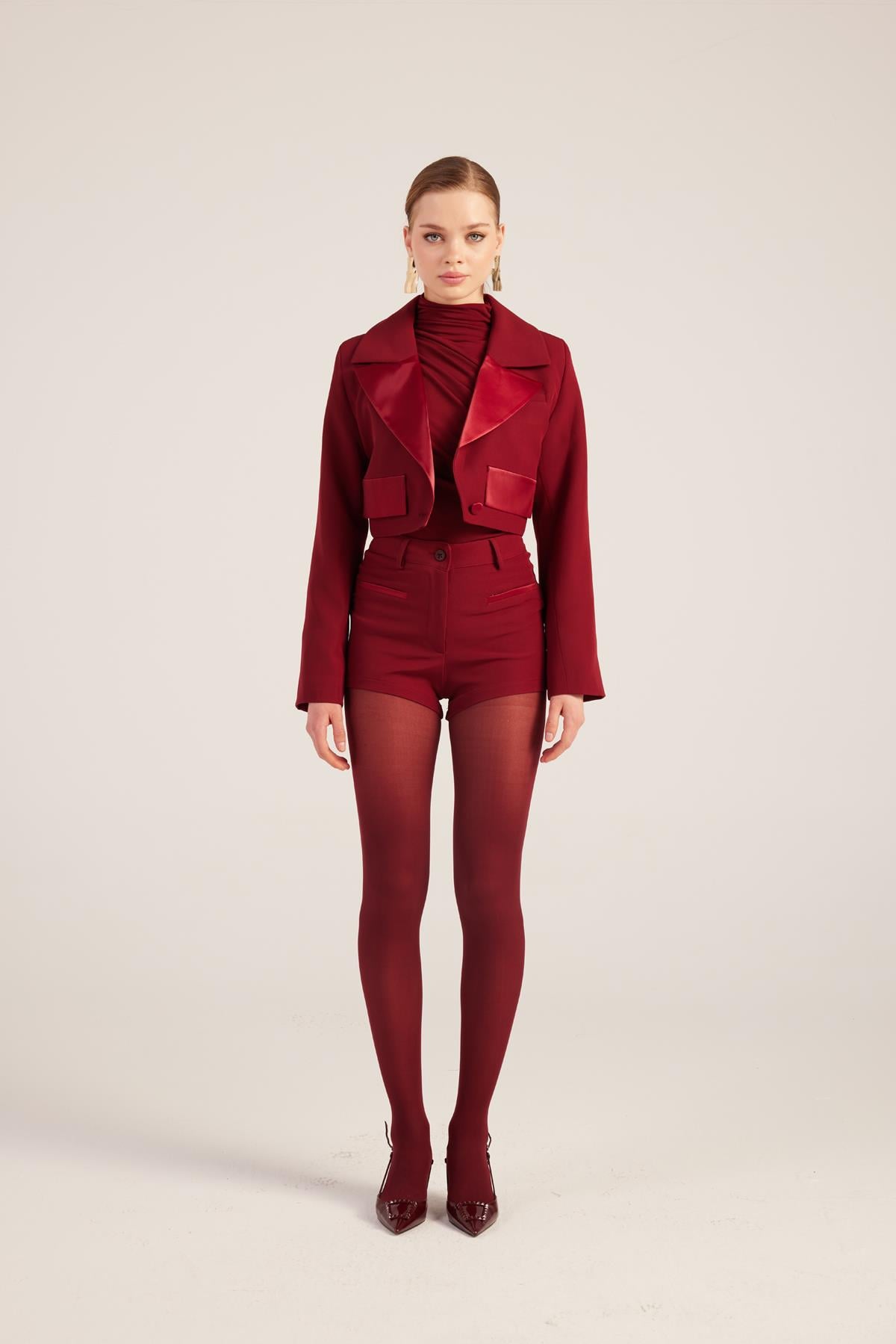 Image of Yakası Saten Detaylı Camila Crop Blazer Ceket Bordo