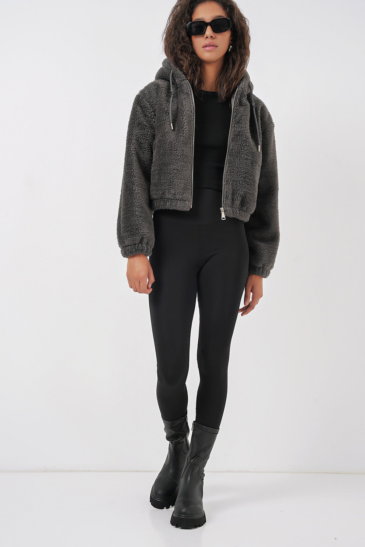 Image of 5193 Kapüşonlu Peluş Crop Ceket - Antrasit