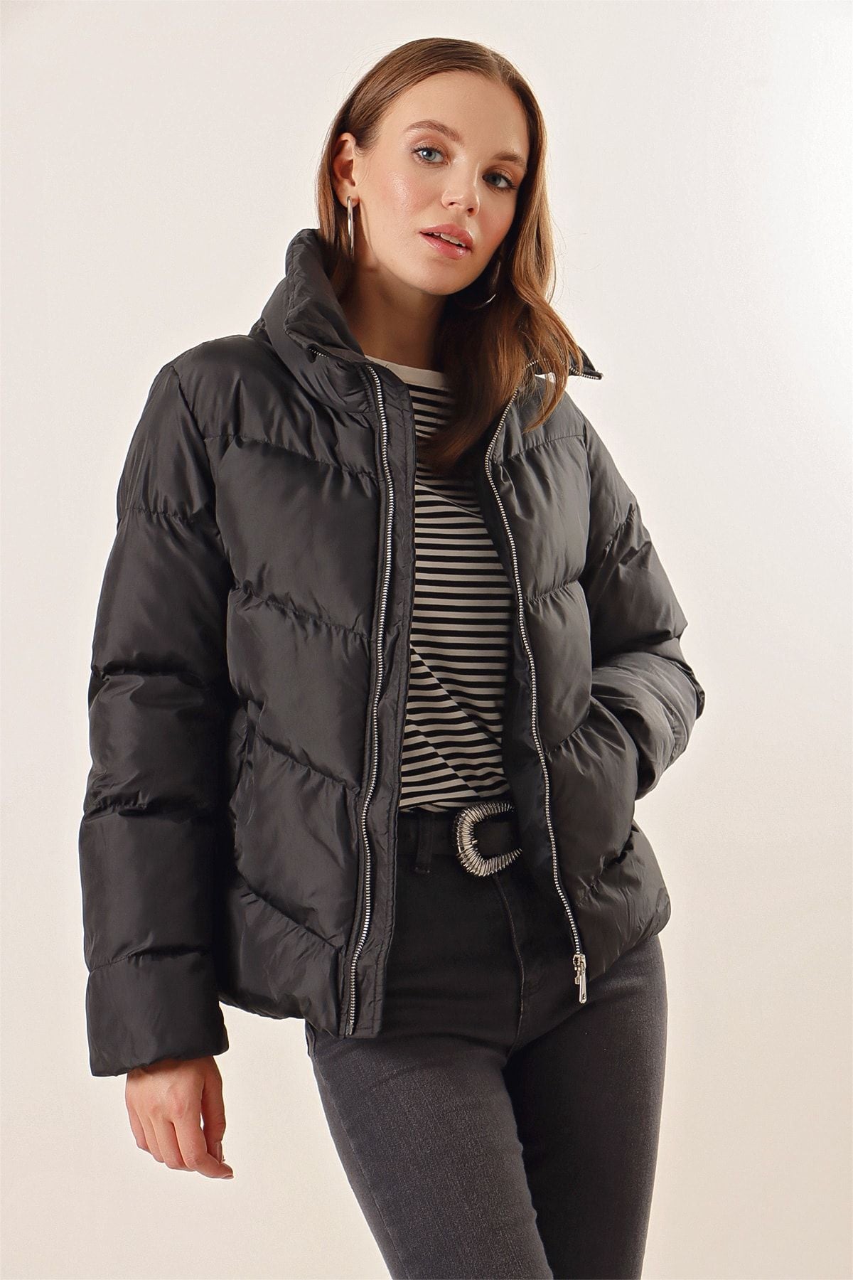 Image of 5205 Stand-Up Collar Zip-Up Puffer Jacket - Black