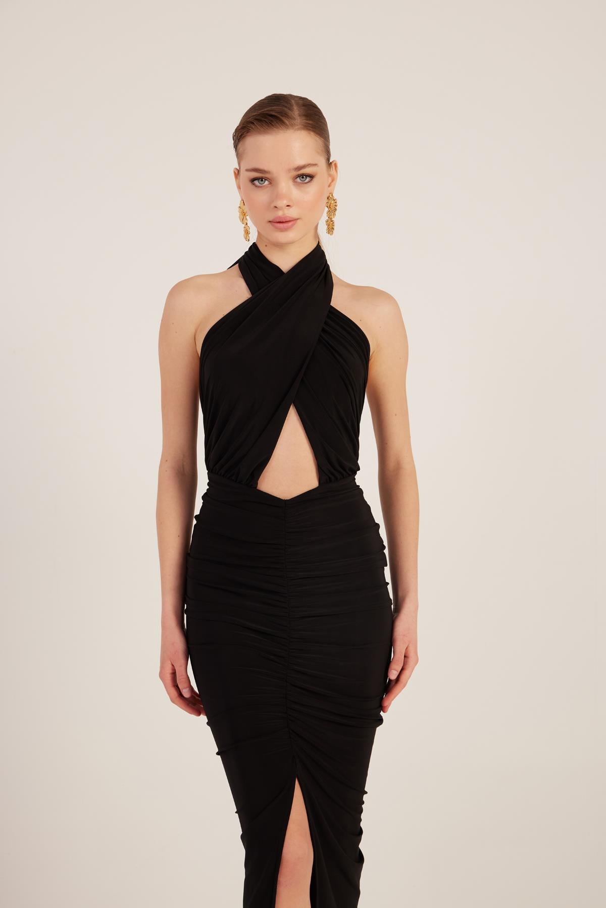 Image of Drape Detaylı Sırtı Açık Yırtmaçlı Uzun Marie Elbise Siyah