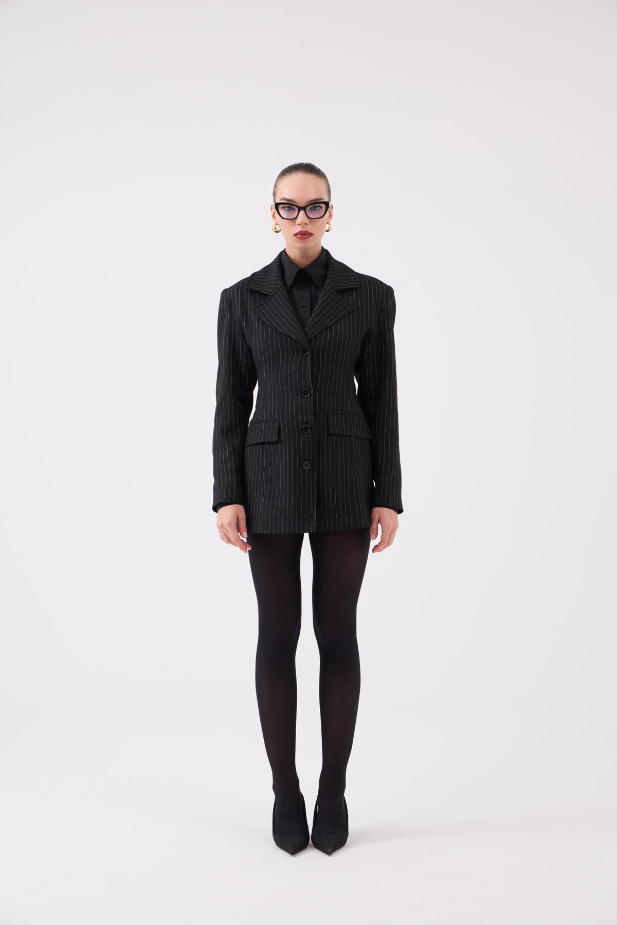 Image of Belden Oturmalı Çizgili Fit Kesim Karen Blazer Ceket Siyah