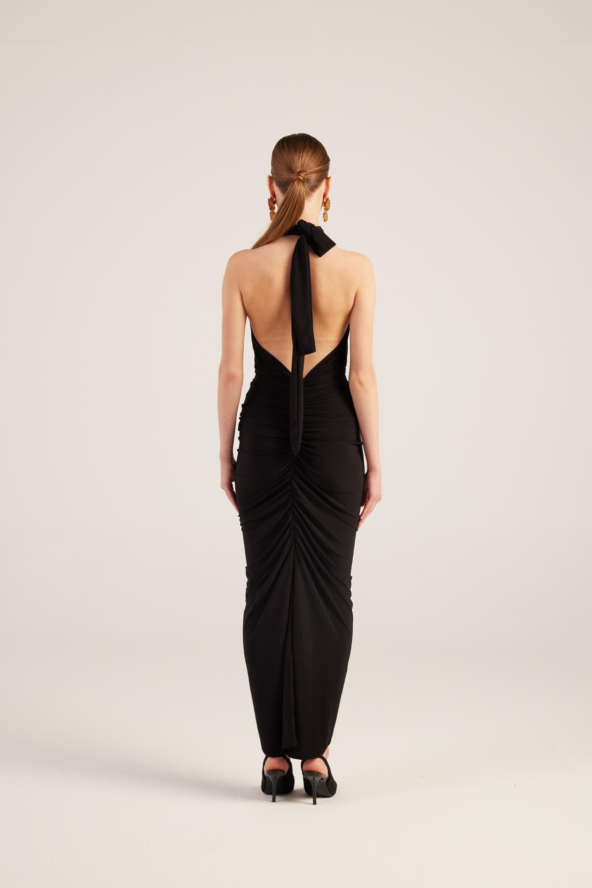 Image of Drape Detaylı Sırtı Açık Yırtmaçlı Uzun Marie Elbise Siyah