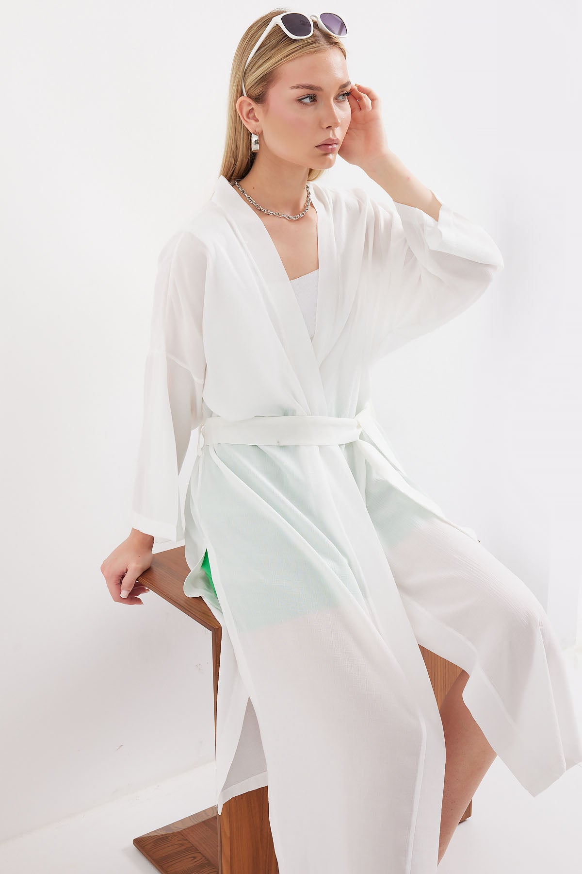 Image of 5835 Yırtmaçlı Yazlık Kimono - Beyaz