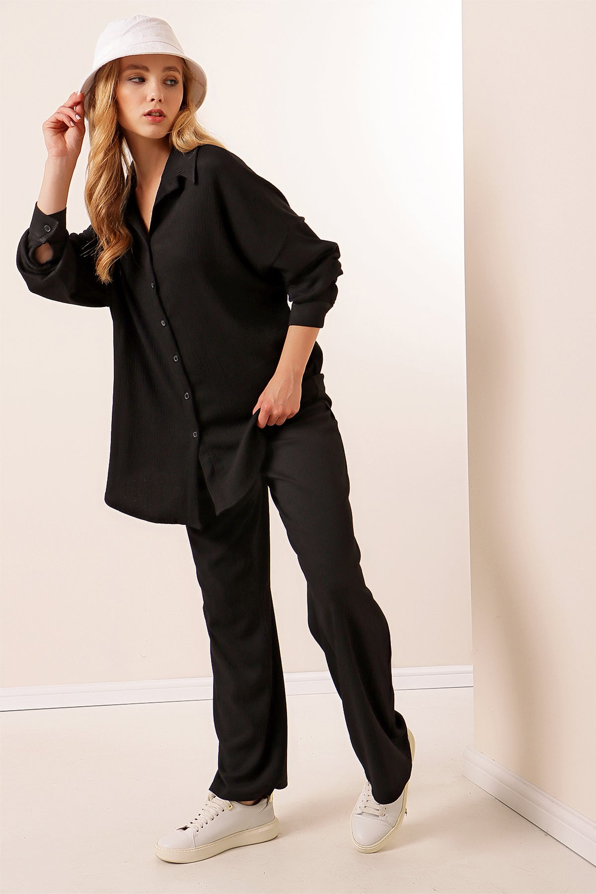Image of 5858 Knitted Two-Piece Set - Black