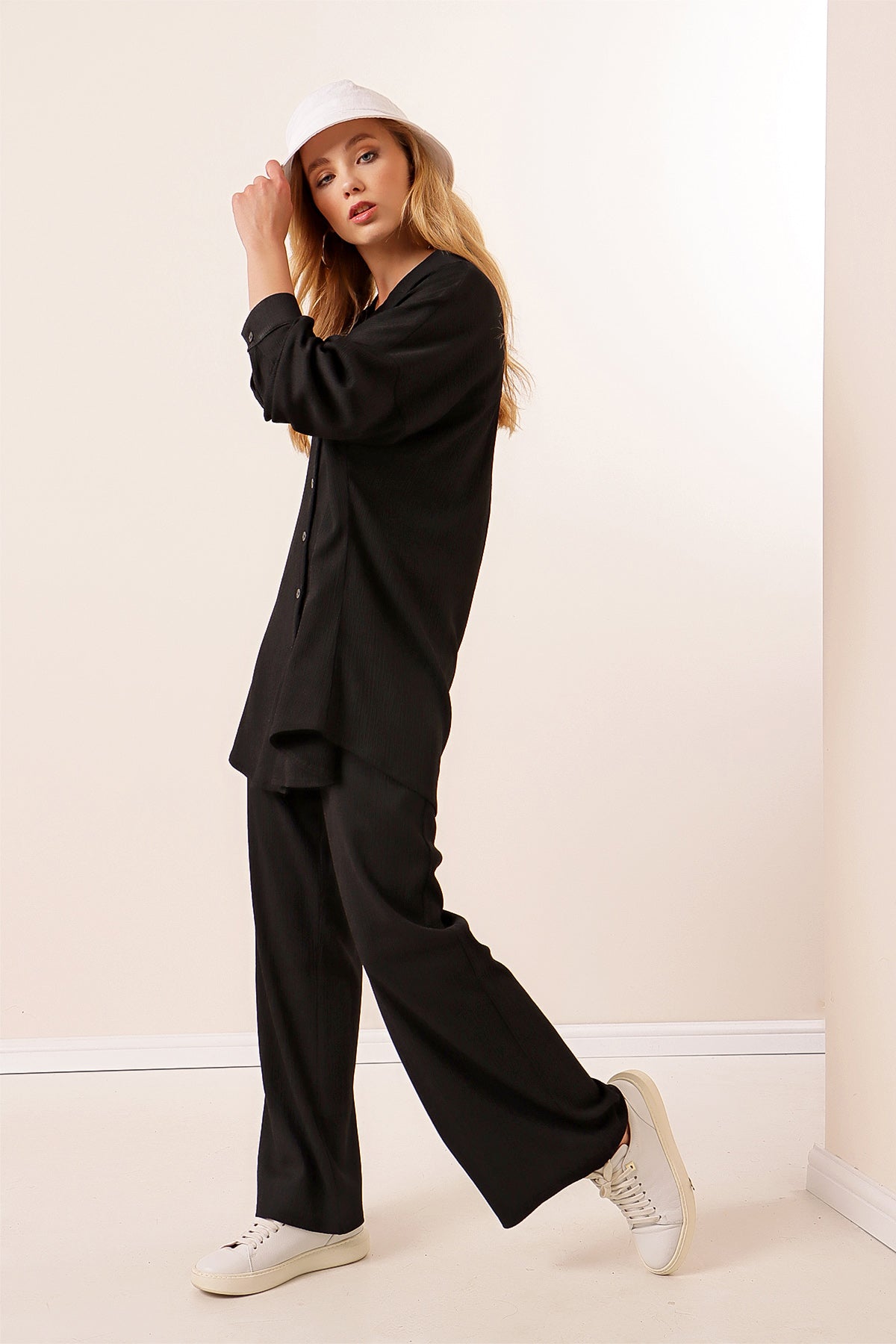Image of 5858 Knitted Two-Piece Set - Black