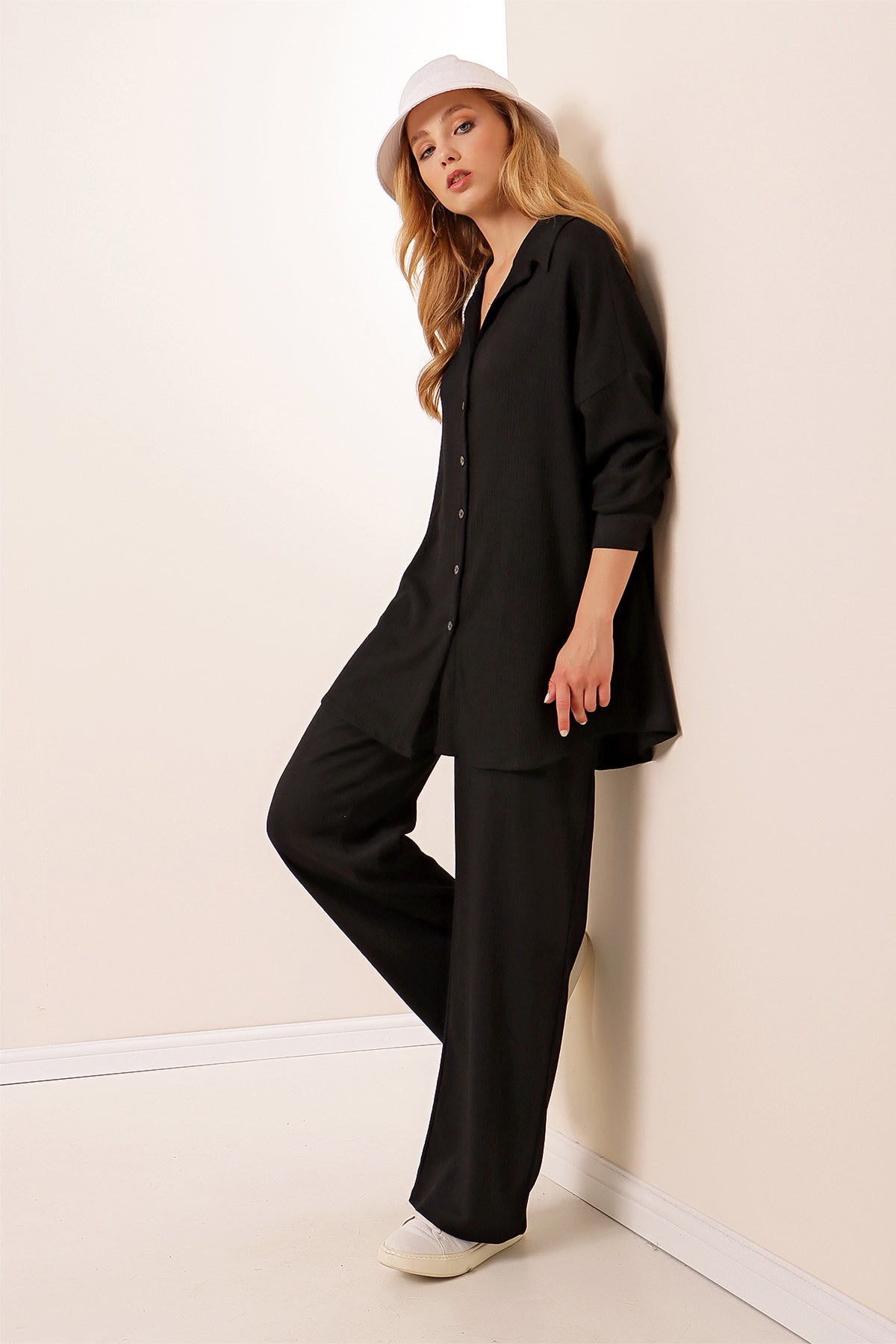 Image of 5858 Knitted Two-Piece Set - Black