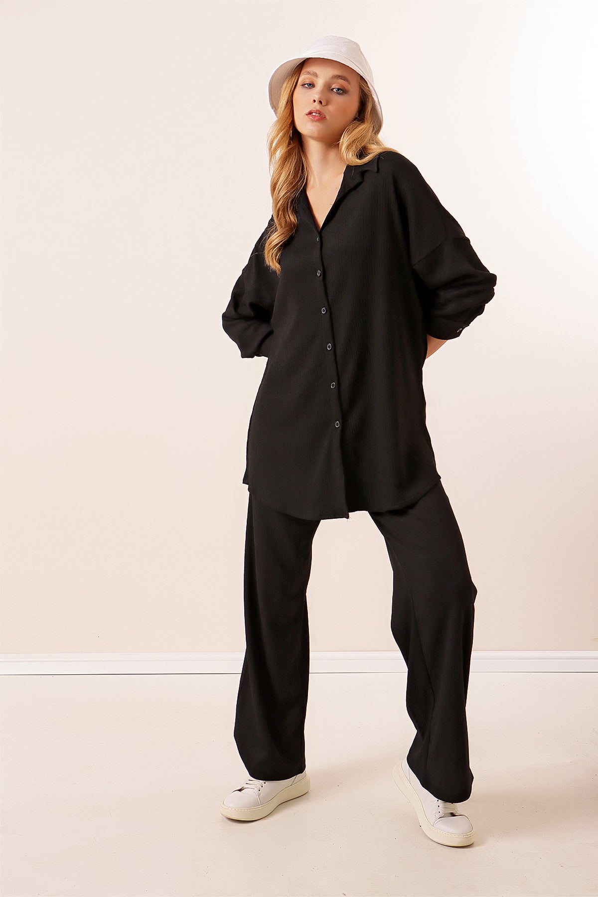 Image of 5858 Knitted Two-Piece Set - Black