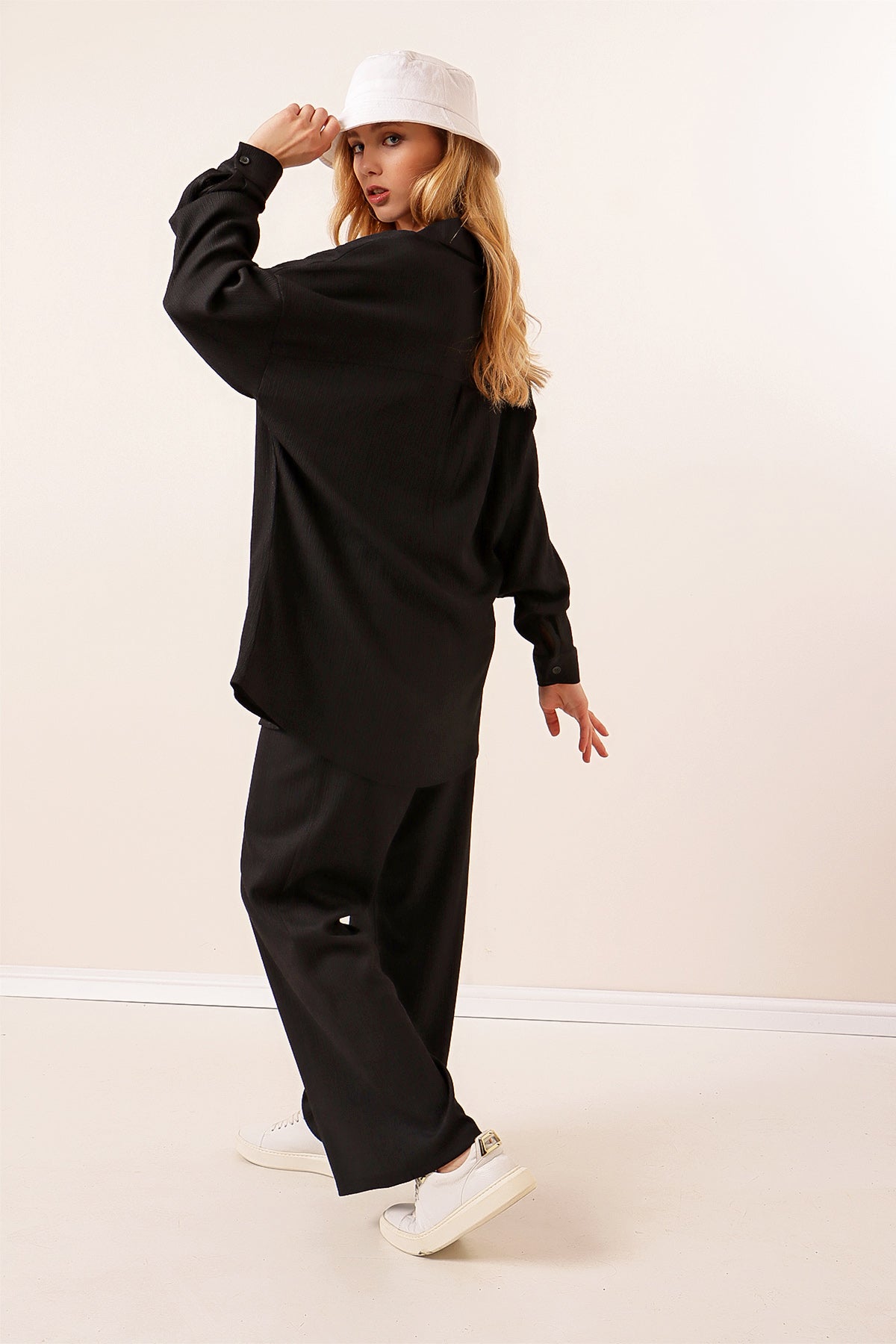 Image of 5858 Knitted Two-Piece Set - Black