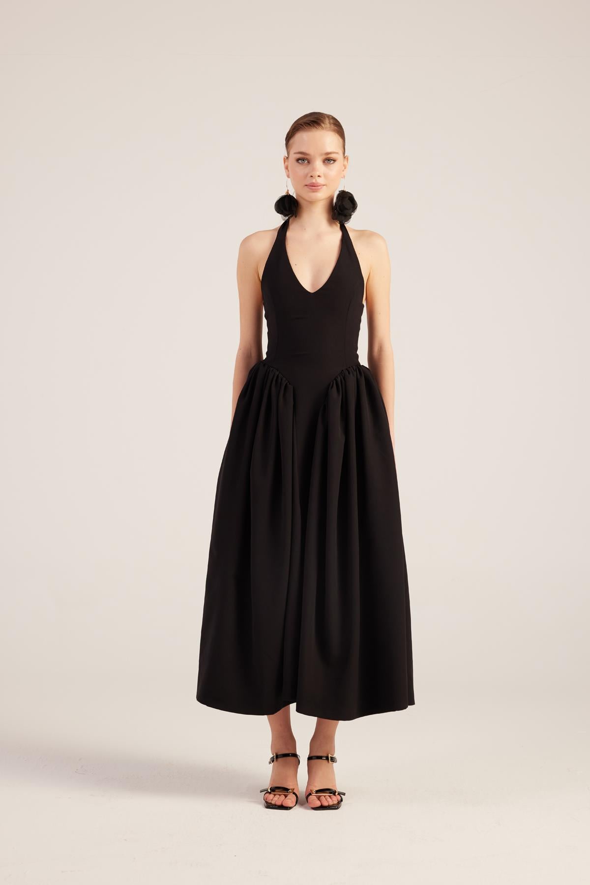 Image of Boyundan Bağlamalı Bele Oturan Uzun Ophelia Elbise Siyah