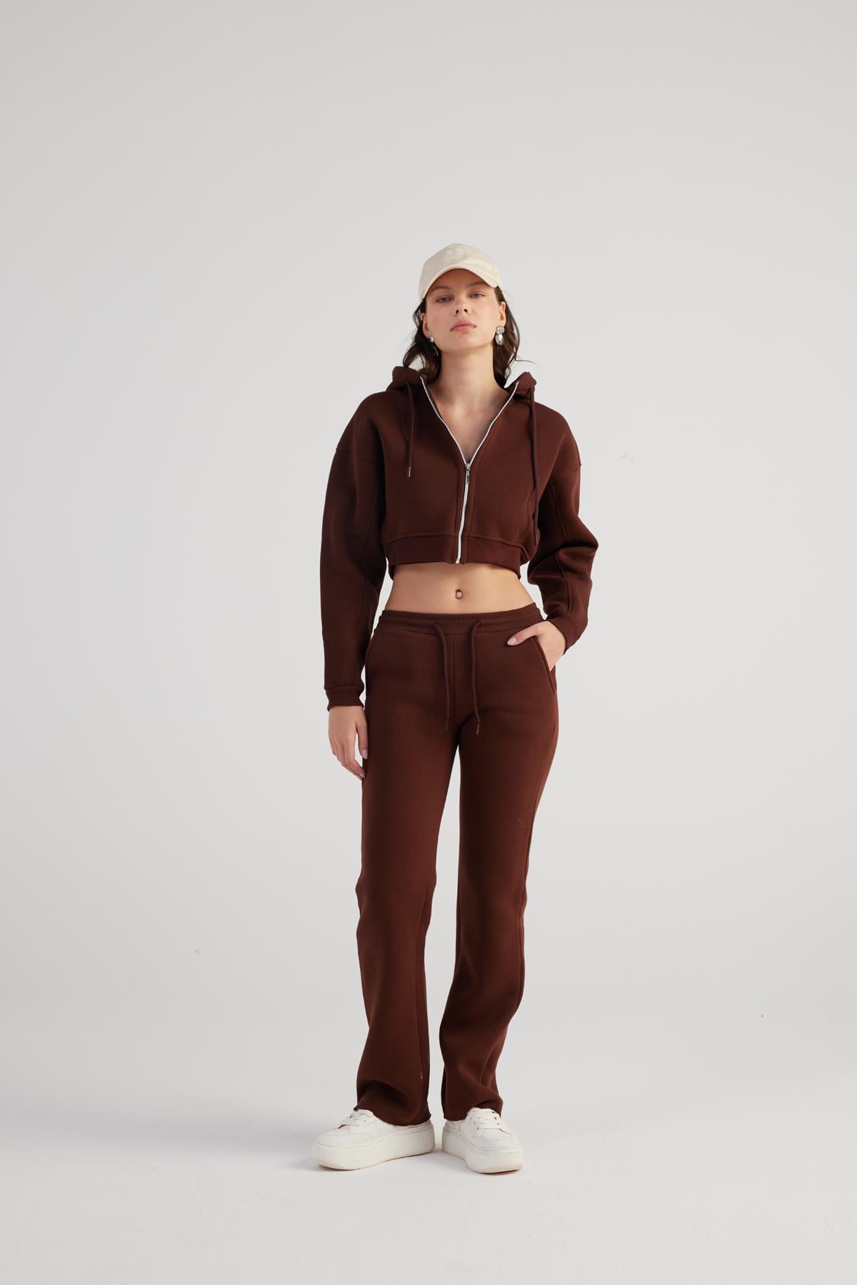 Image of Kadın Kahverengi Kapüşonlu Uzun Kol Fermuarlı Crop Mixed Sweat