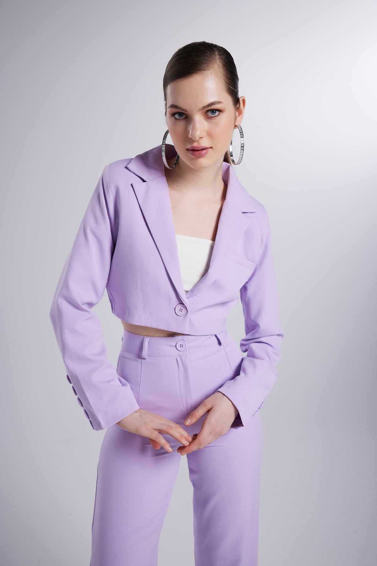 Image of Vatkalı Atlas Kumaş Crop Model Panky Ceket Lila