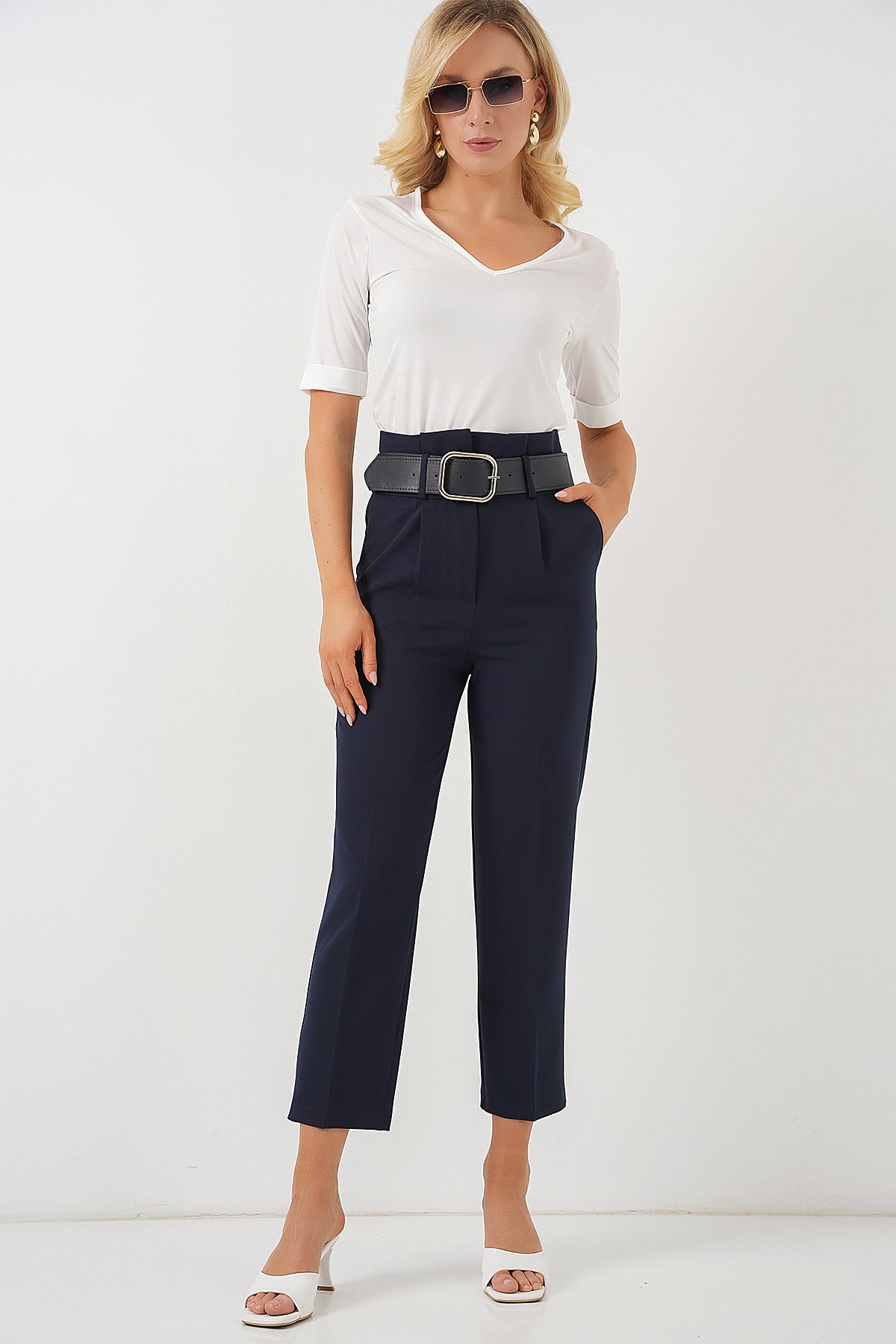 Image of Pantaloni din material textil cu curea 6556 - Bleumarin