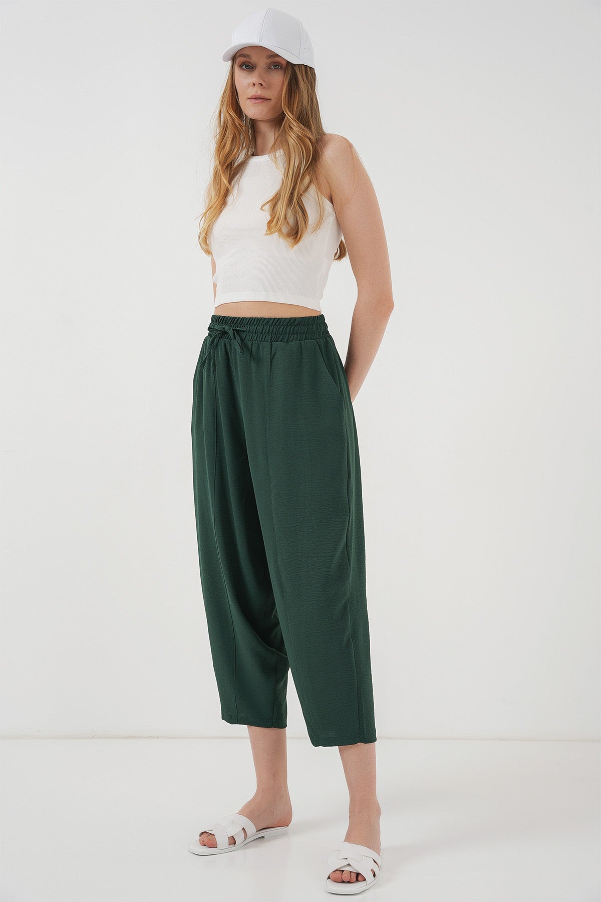 Image of 6591 Woven Harem Pants - Emerald Green