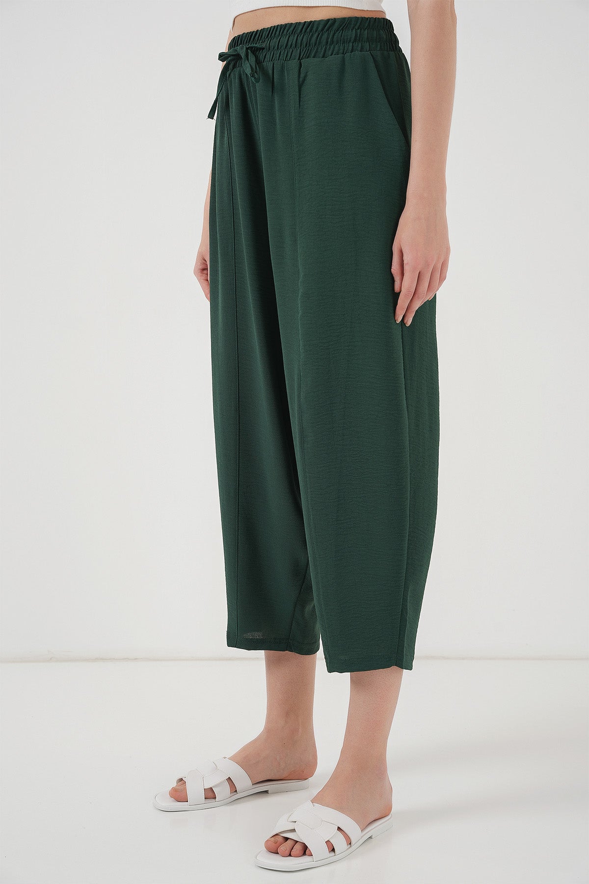Image of 6591 Woven Harem Pants - Emerald Green